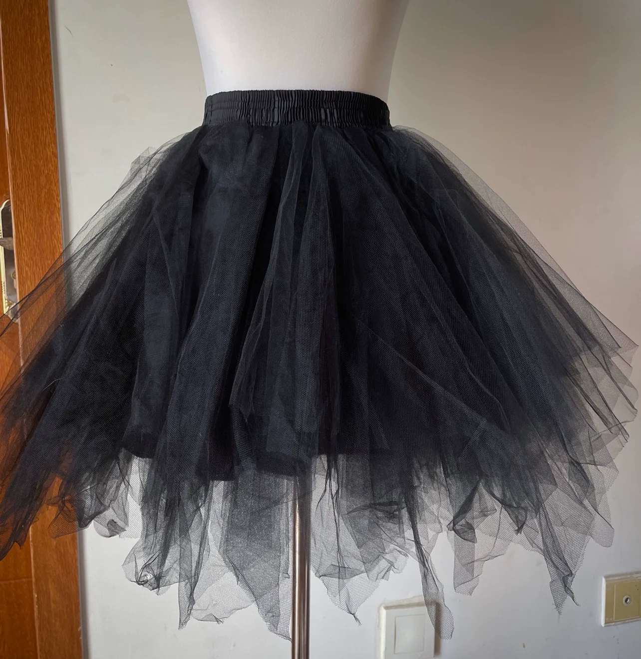 Kiko Lolita - Black Lolita Petticoat With Asymmetrical V-hem