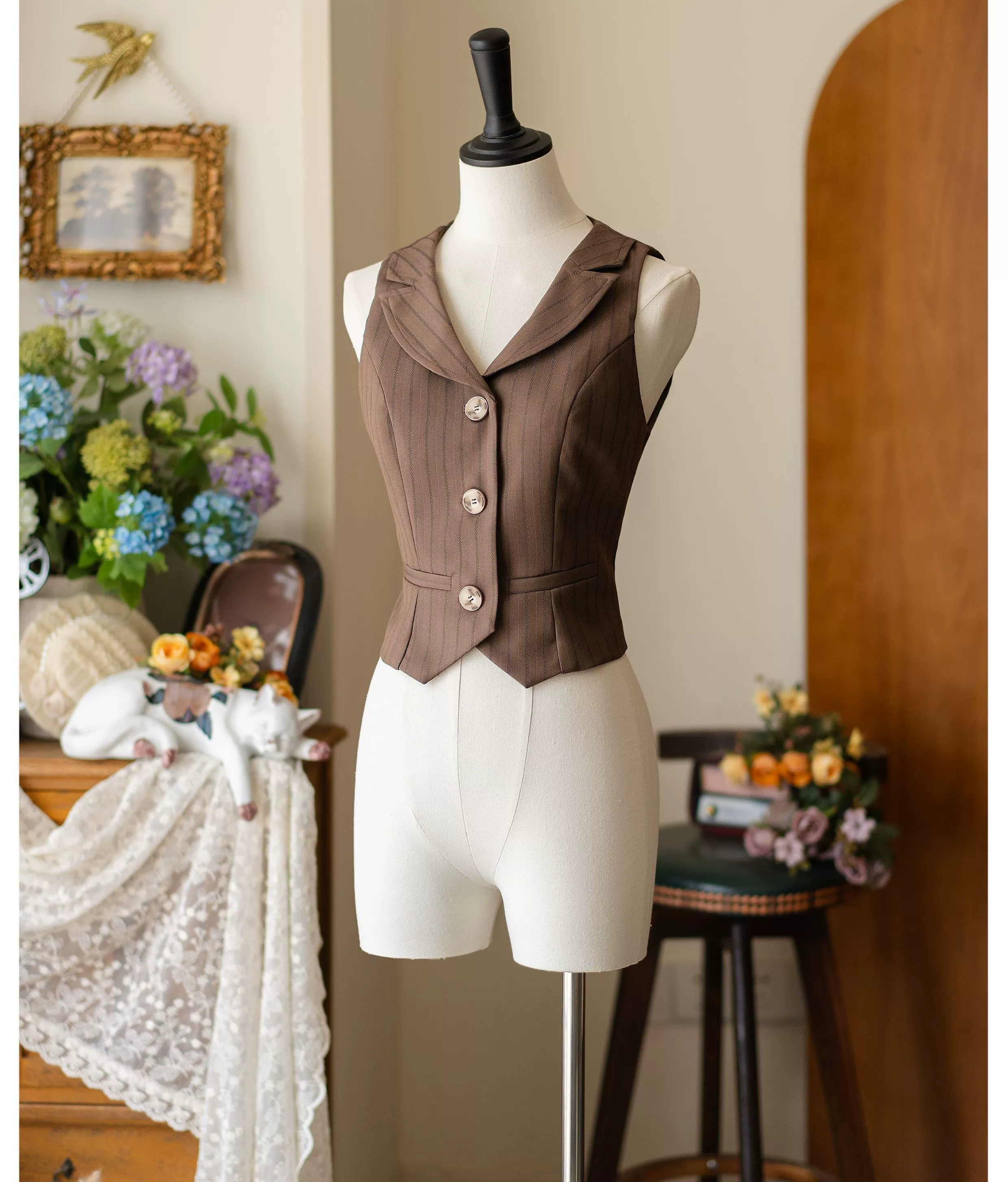 Forest Wardrobe - Persimmon Orange Cat - Vintage Brown Lolita Vest With Lapel Collar