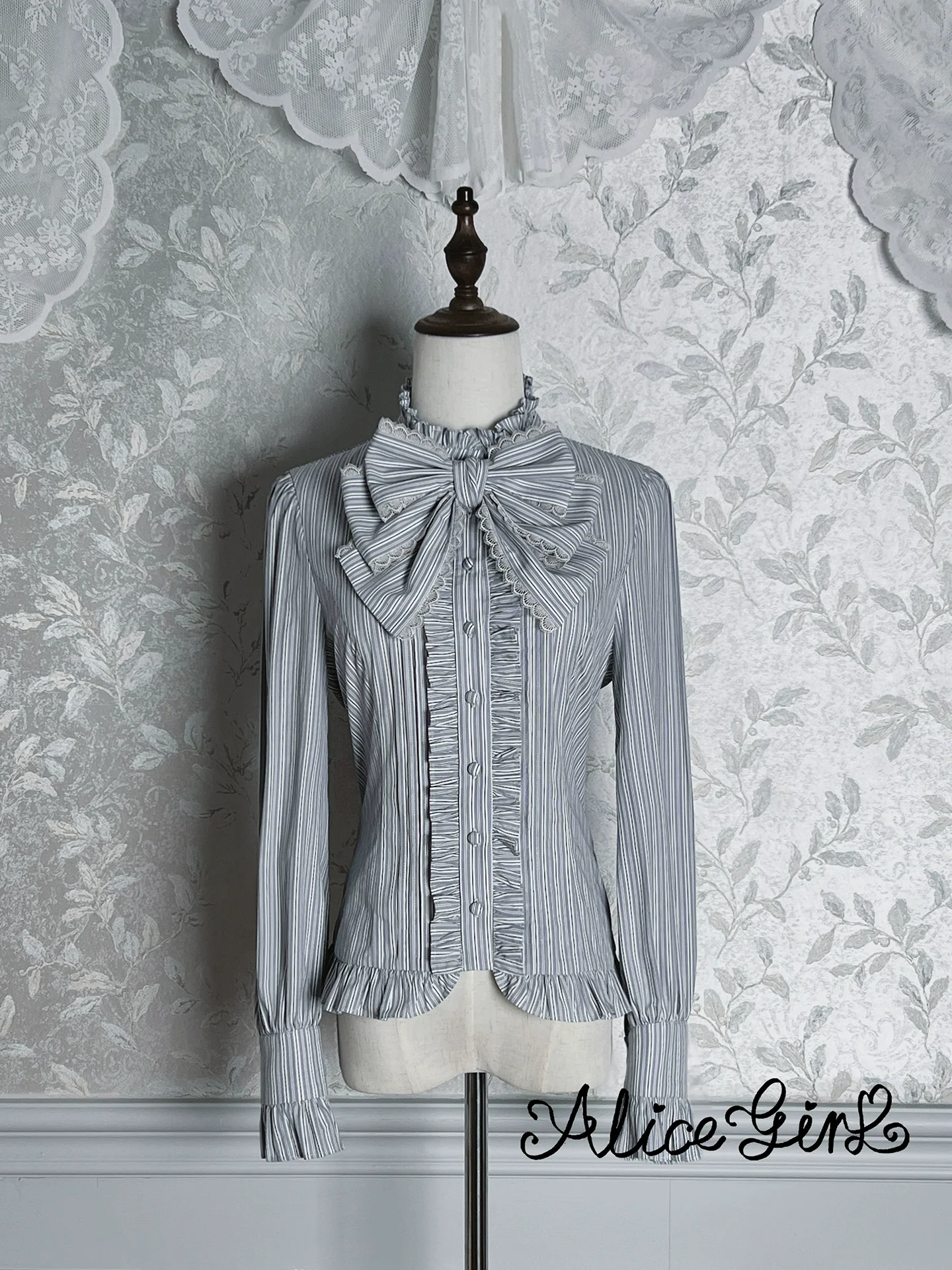 Alice Girl - Duke of Victoria - Classic Lolita Striped Blouse