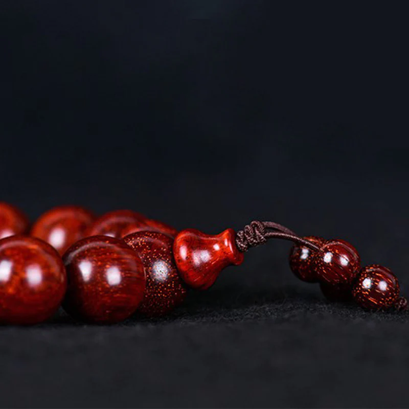 Renbeads Tibetan Small Leaf Red Sandalwood Balance Bracelet