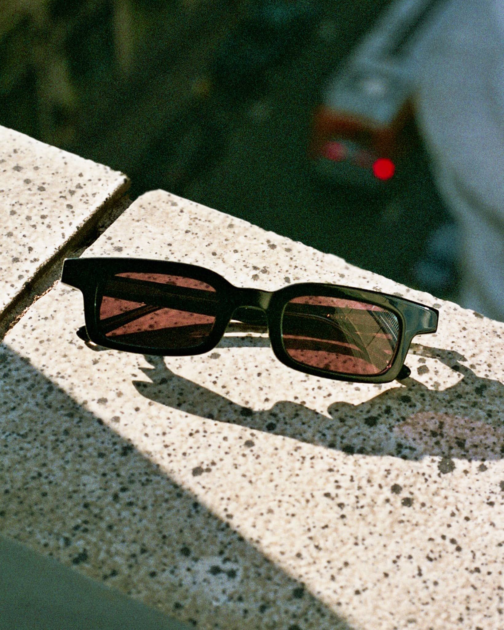 The Head Rattle - Black Bio