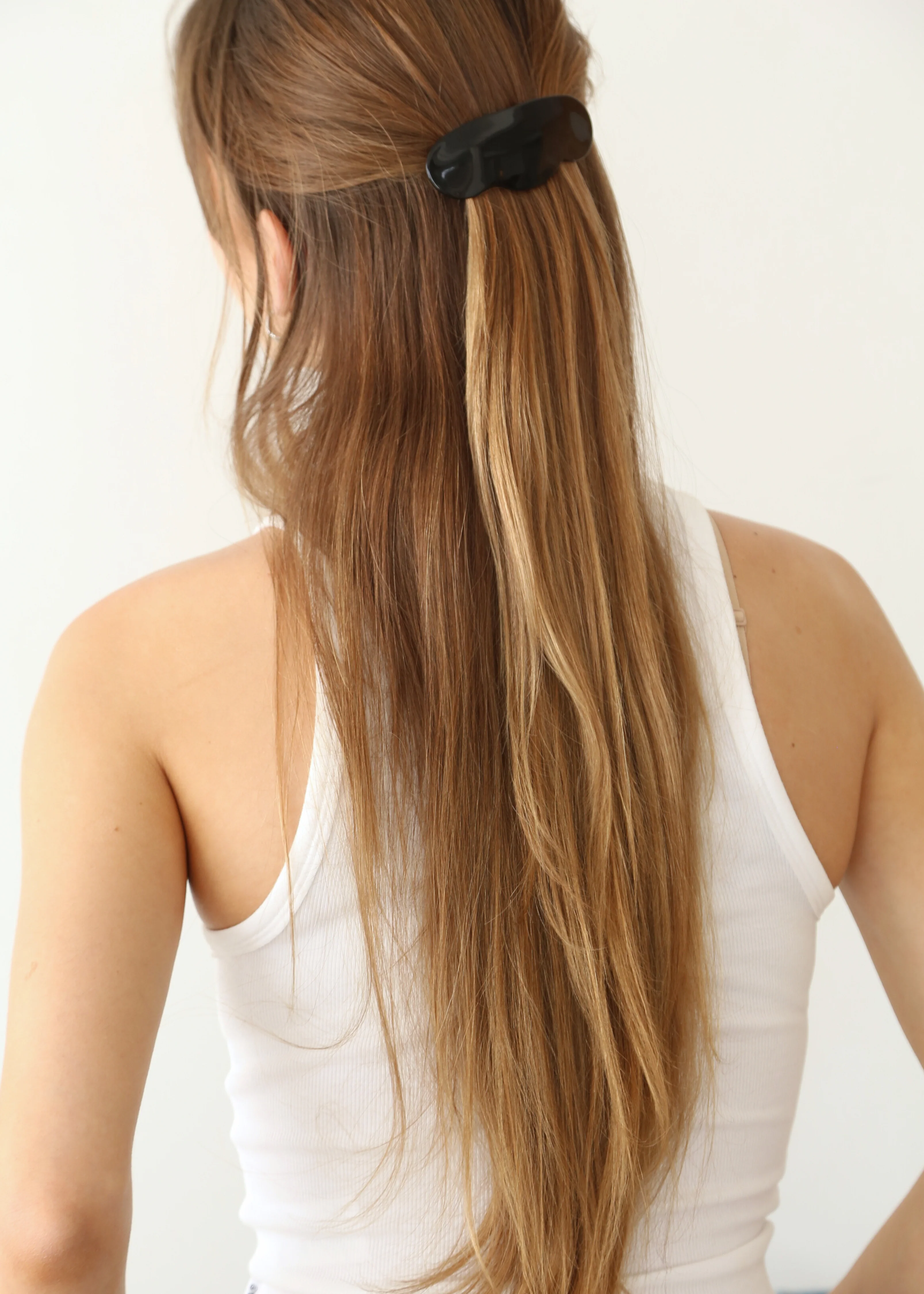 Scallop Barrette in Black