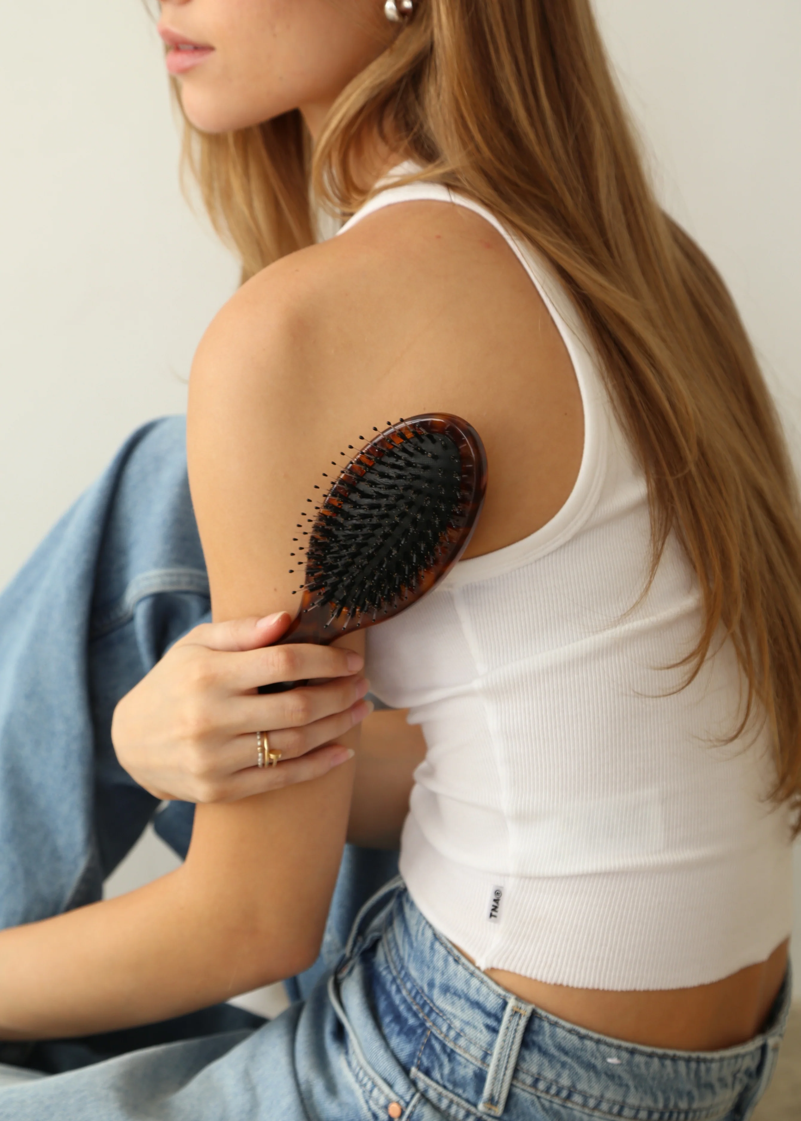 Refine Hairbrush in Tortoise