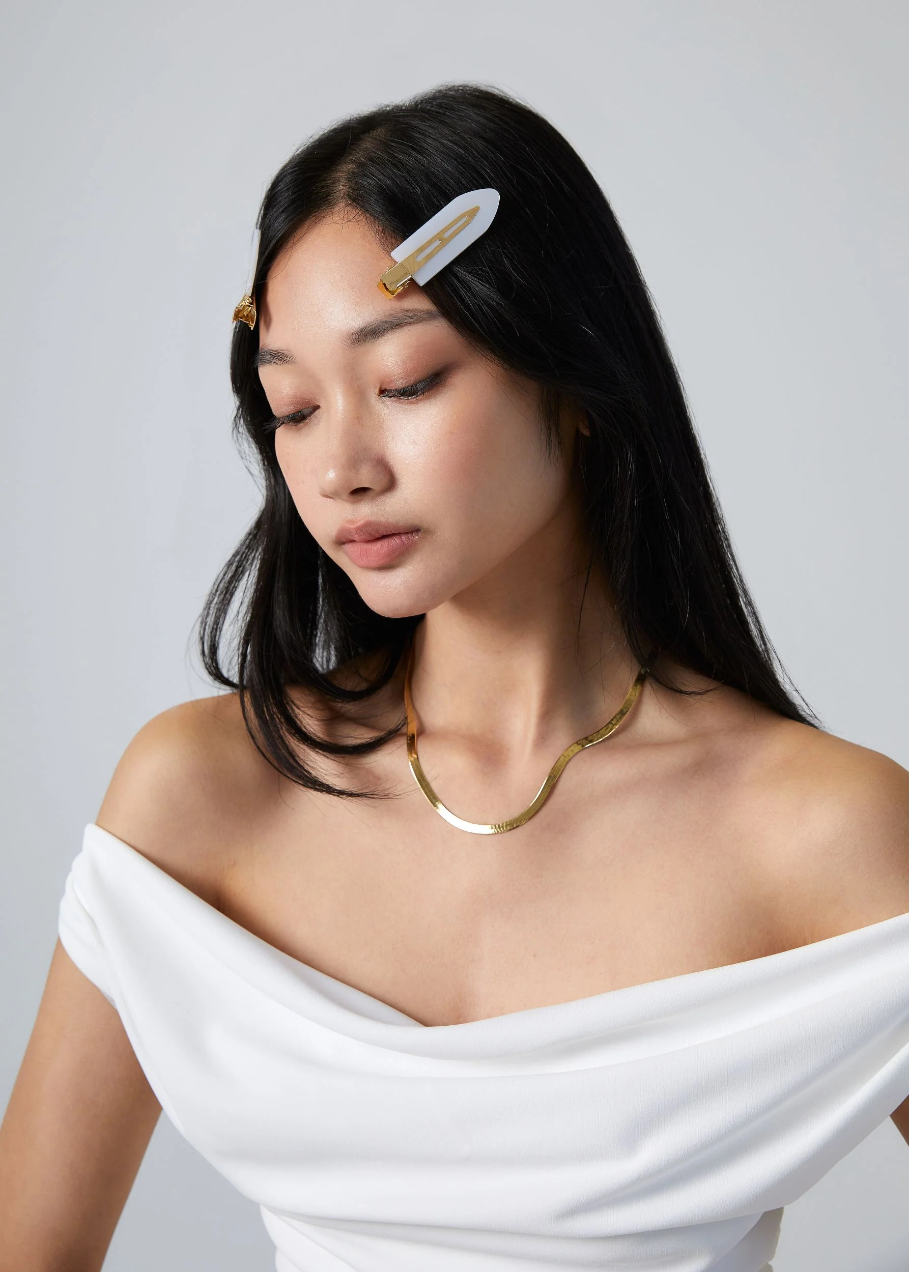 Creaseless Clips in Pearl