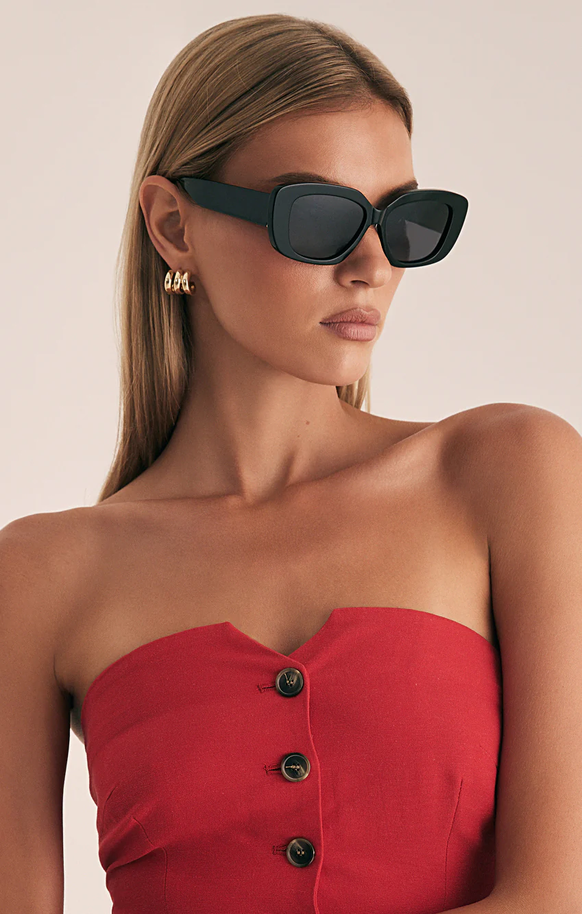 Banbé Eyewear The Illiana Sunglasses ~ Black