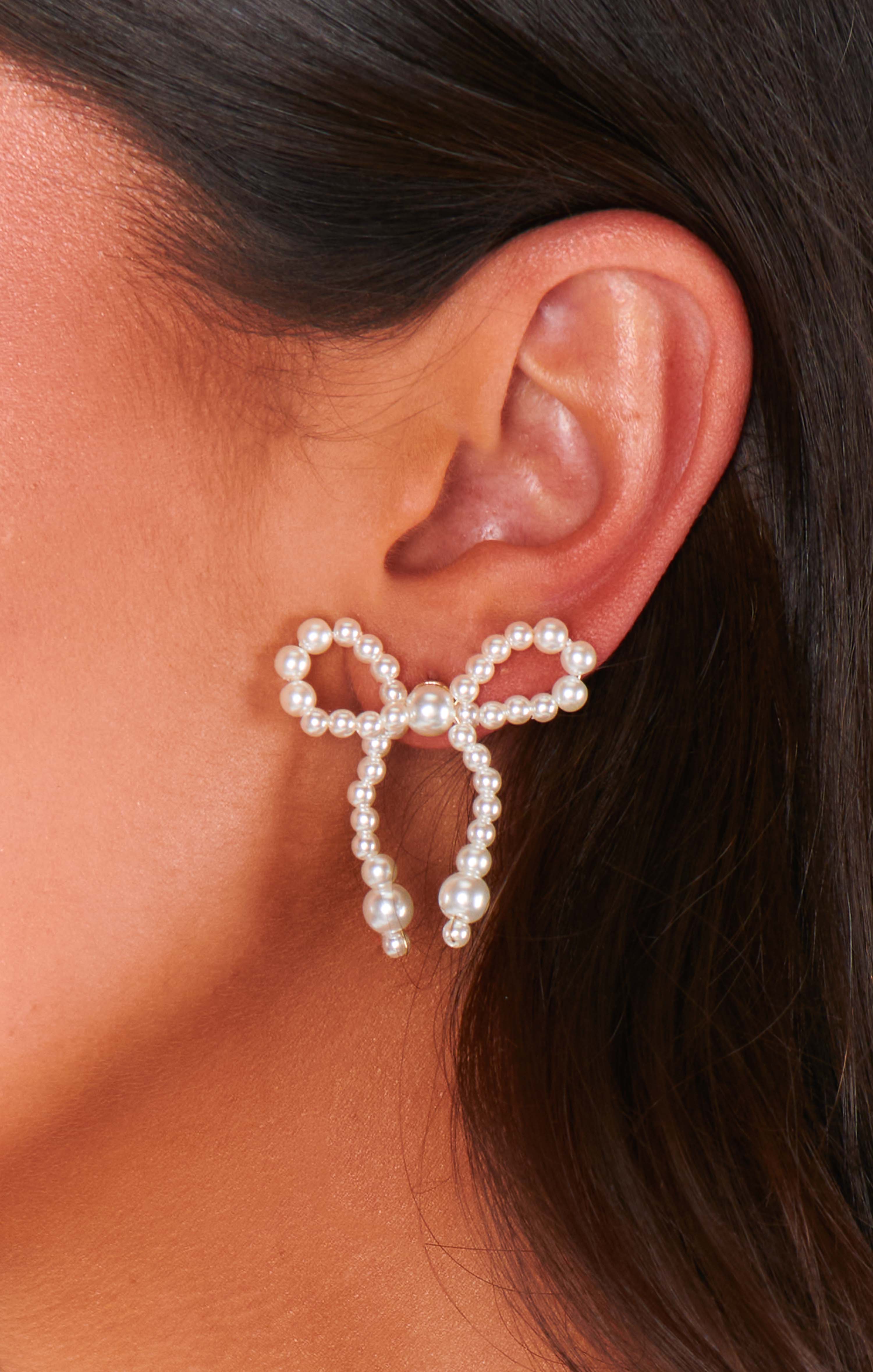 Bow Pearl Earrings
