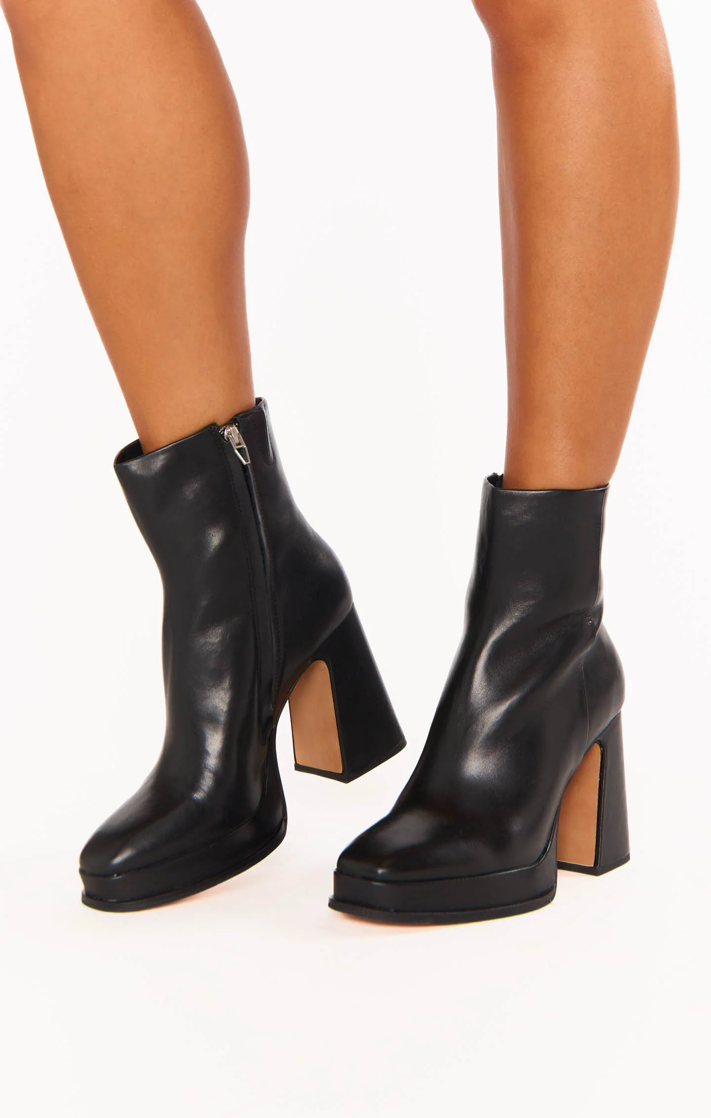 Lochly Platform Bootie ~ Black