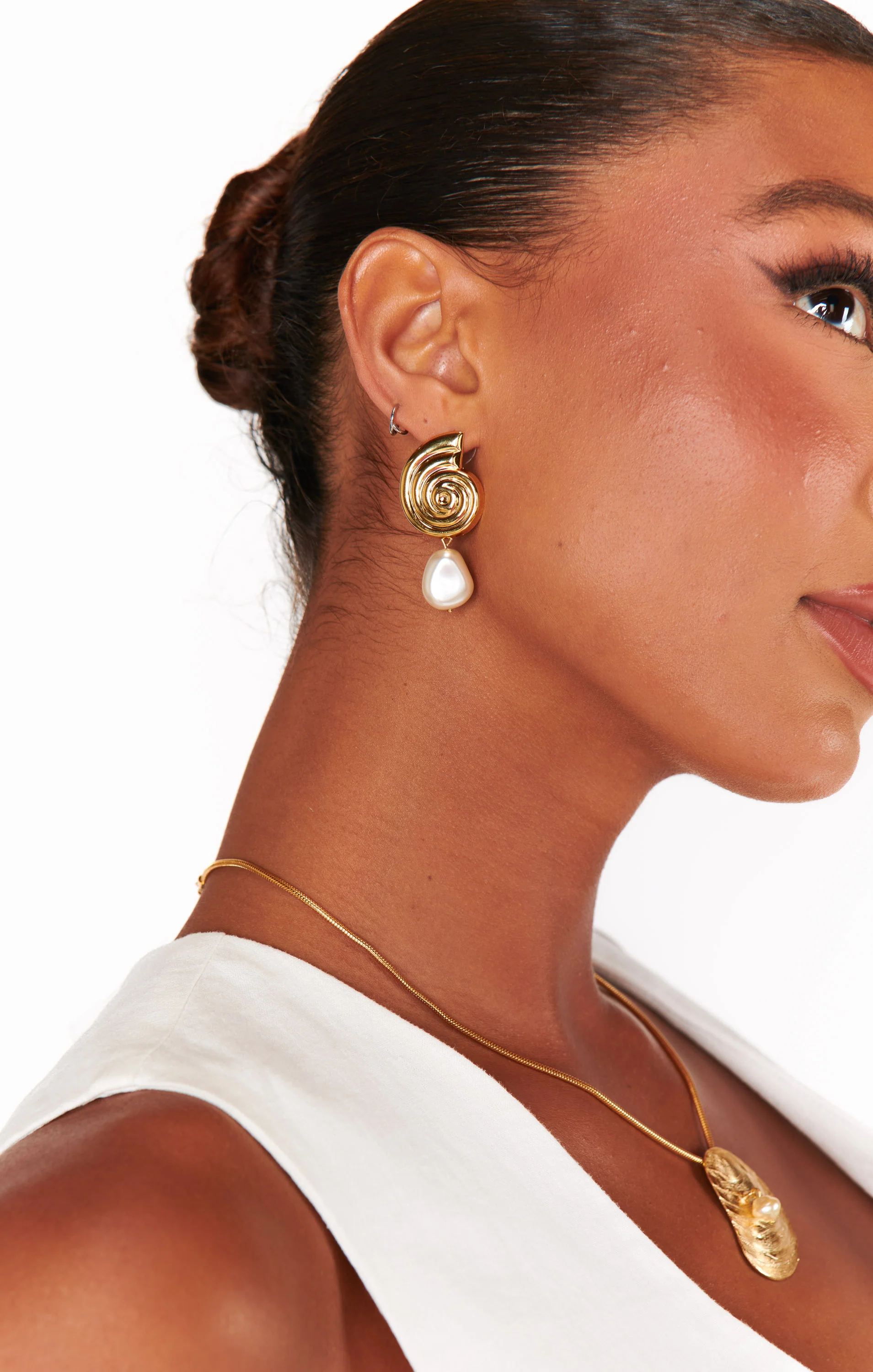 Faithy Jewels Sarah Shell Pearl Earrings