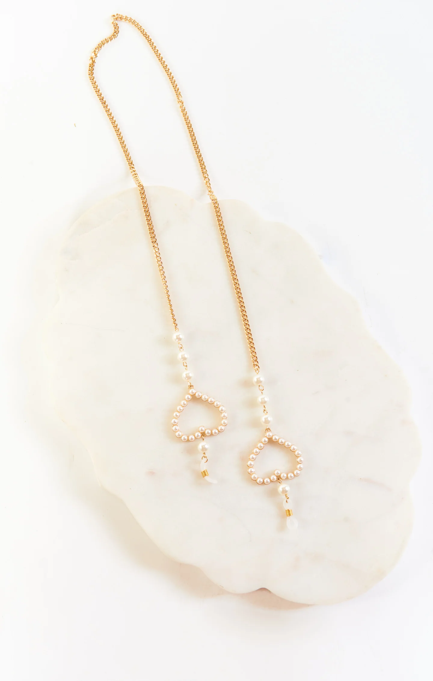 Sweetheart Sunglasses Chain ~ Pearl/Gold