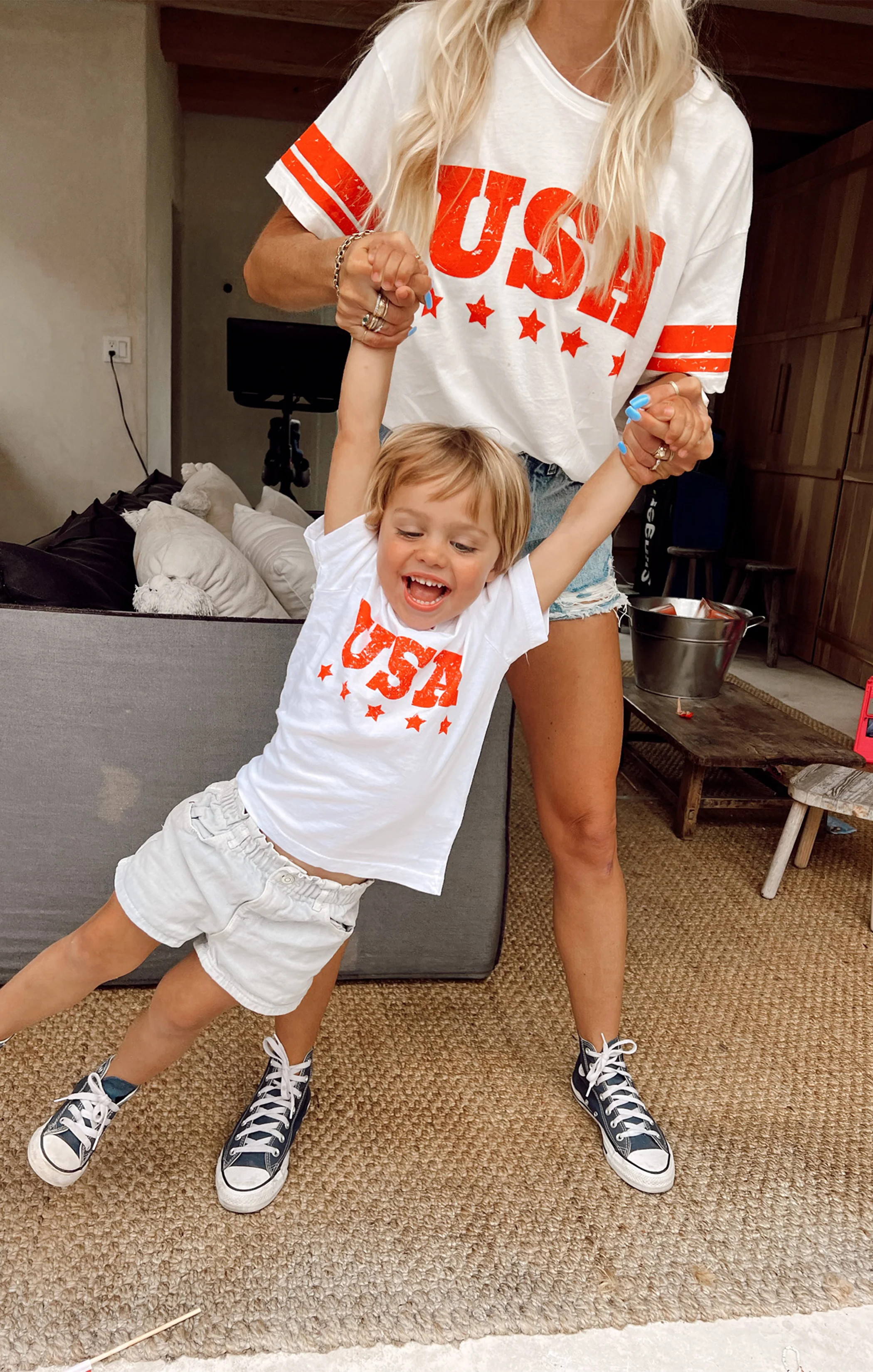 Wolfie Tee ~ USA Graphic