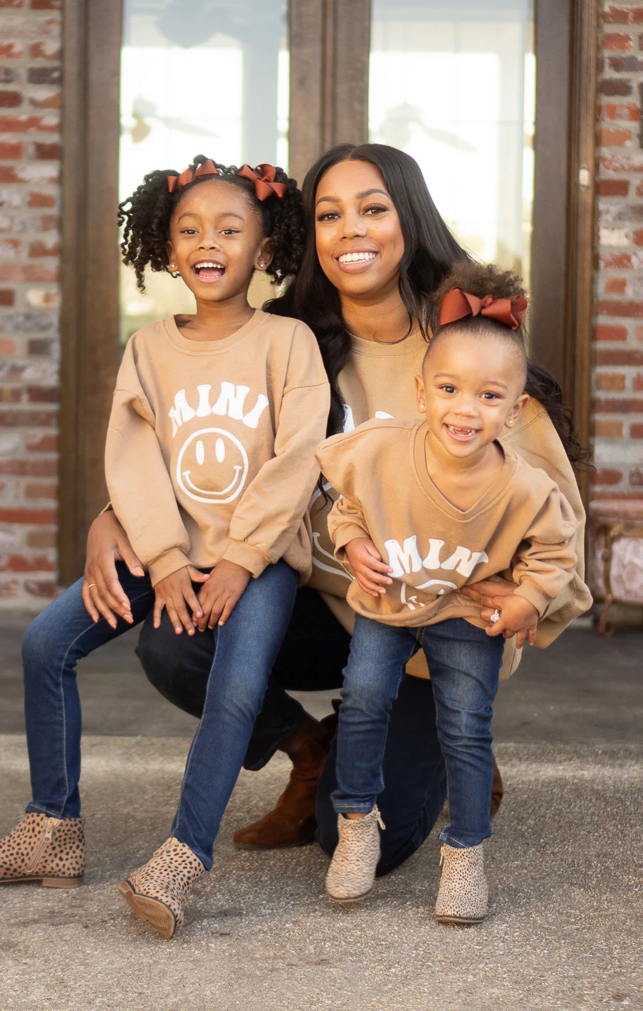 Happy Mama Graphic Sweatshirt