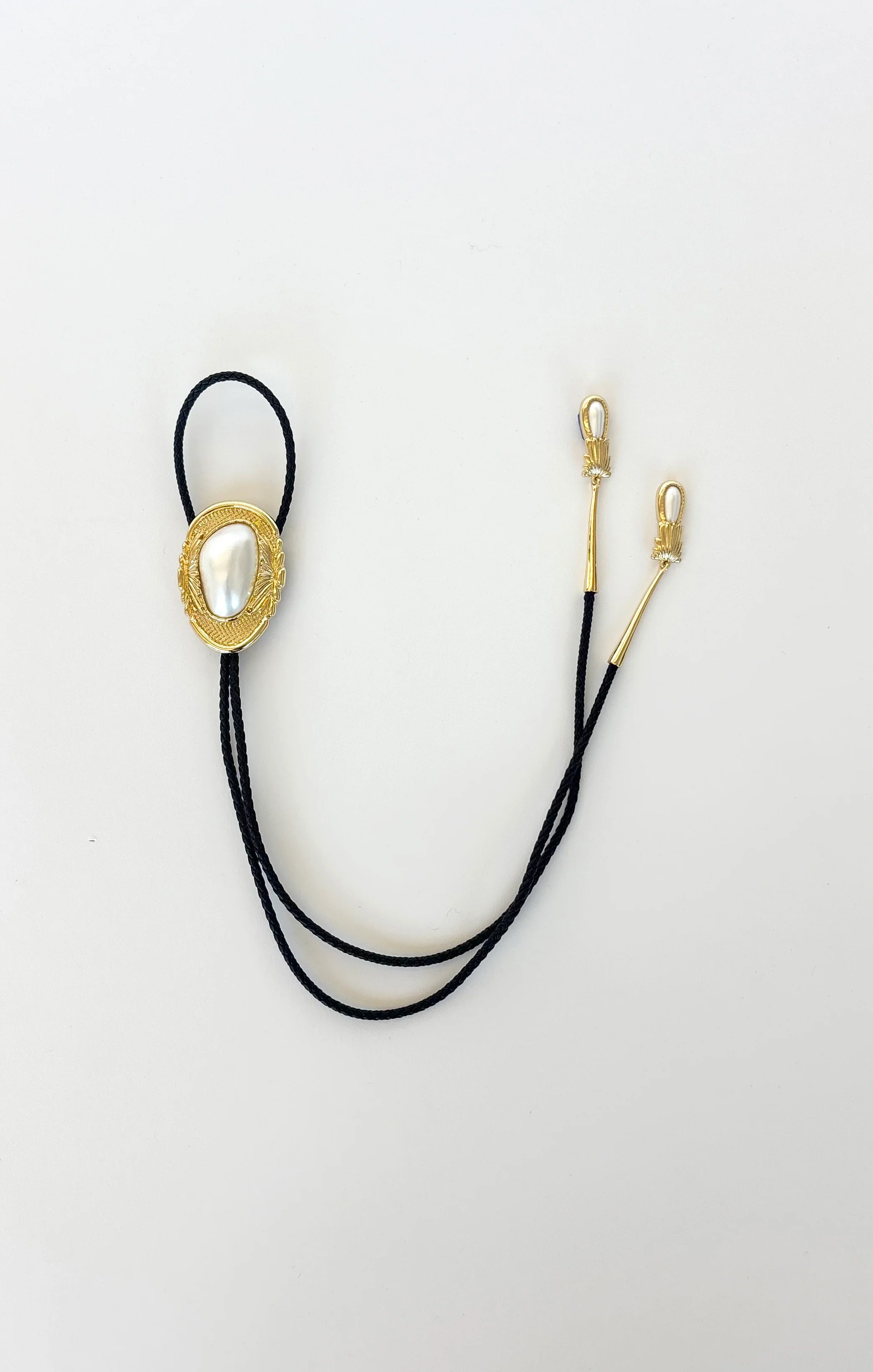 Modern Western Pendant Necklace ~ Black