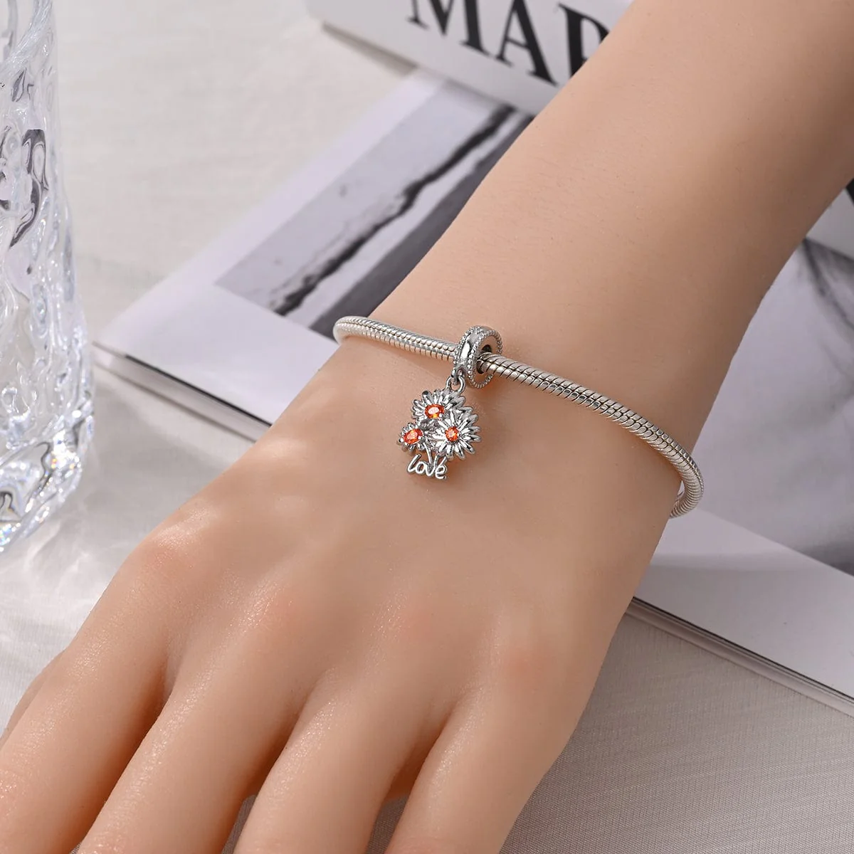 Daisy Love Bouquet Dangle Charm