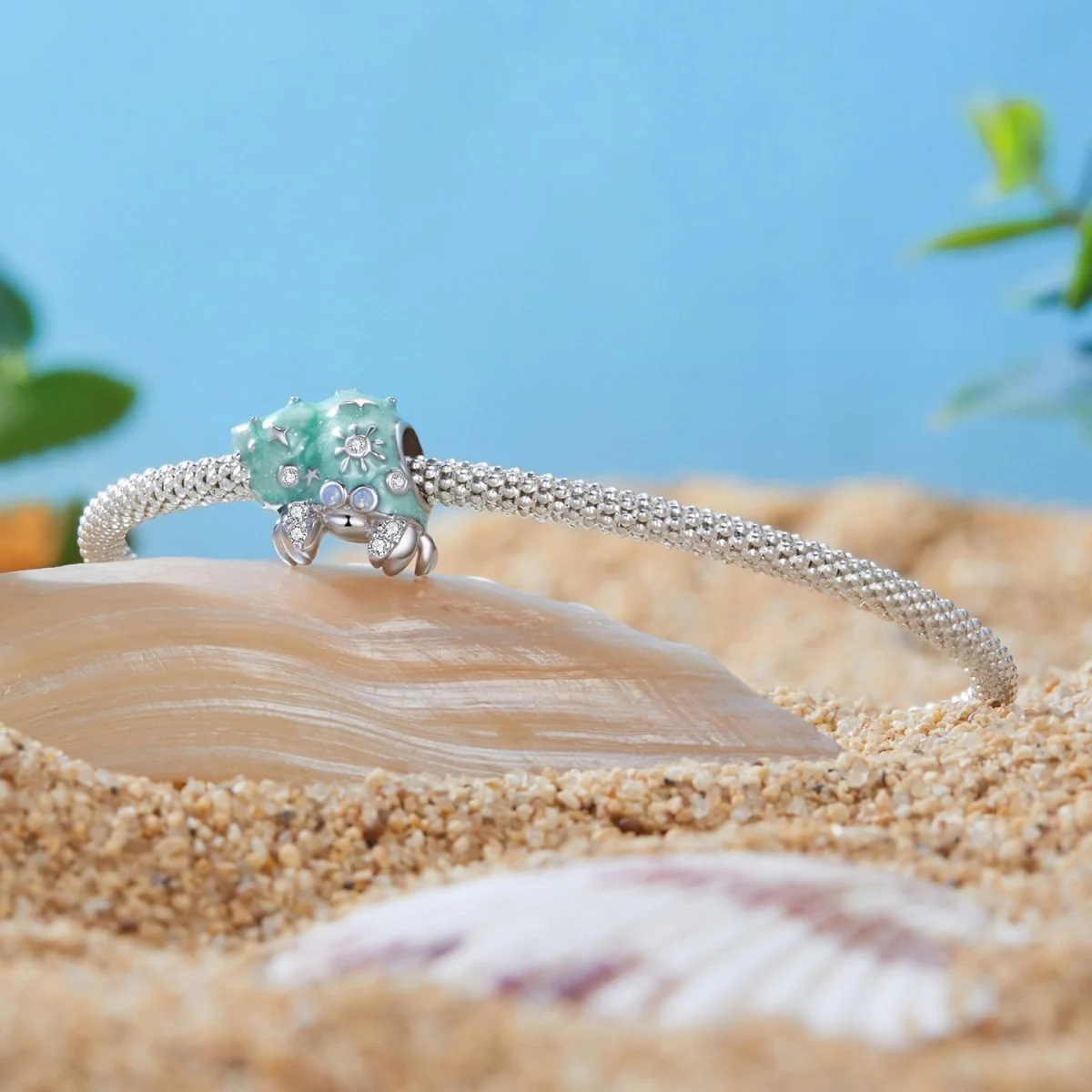 Starry Crab with Green Charm