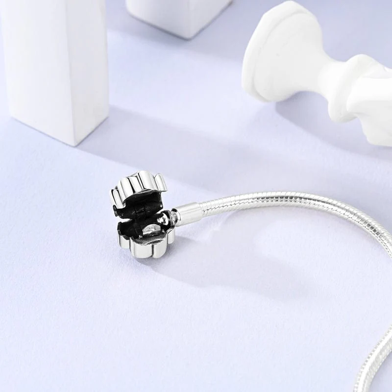 Rose in Bloom Clasp Snake Chain Bracelet