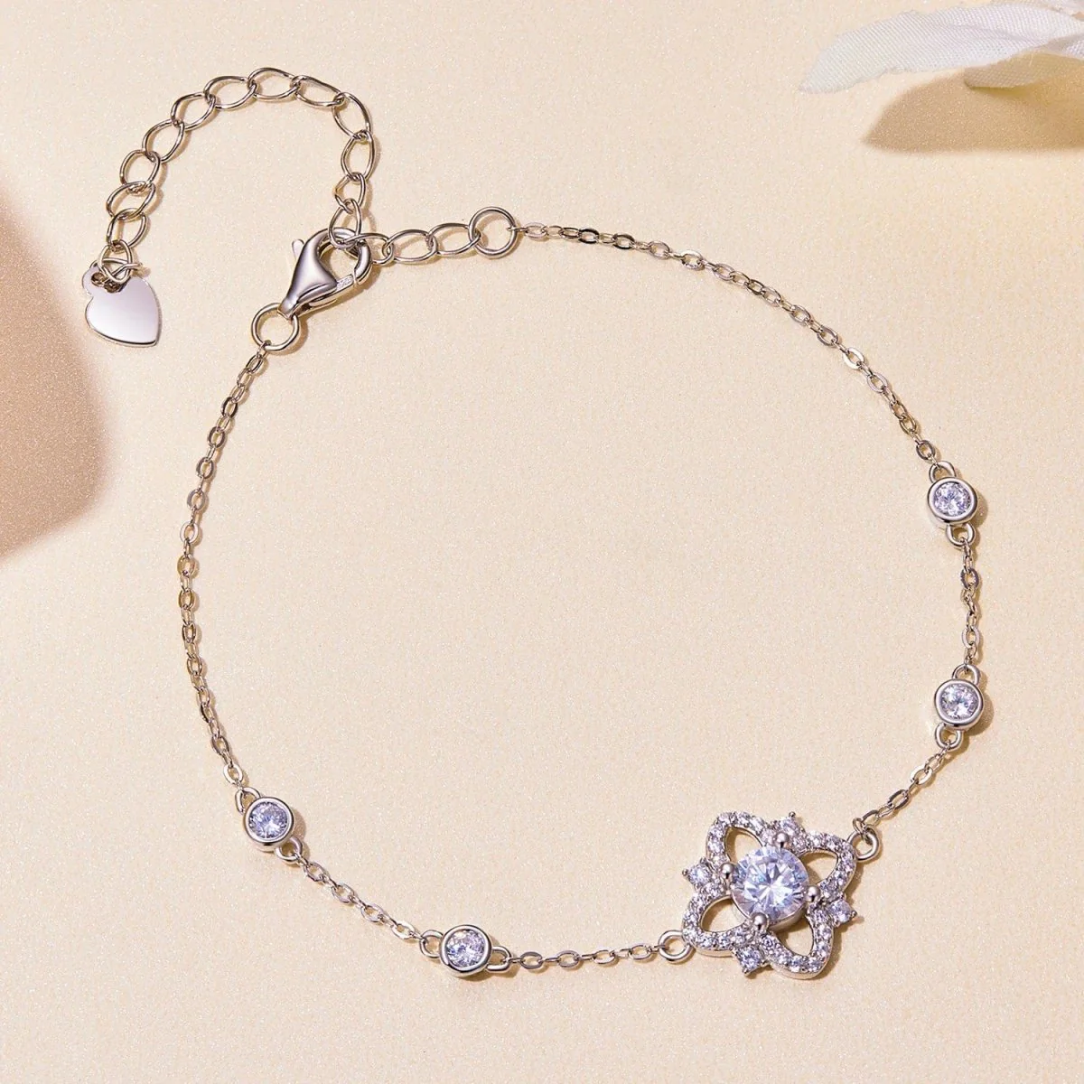 Pangama Moissanite Flower Bracelet