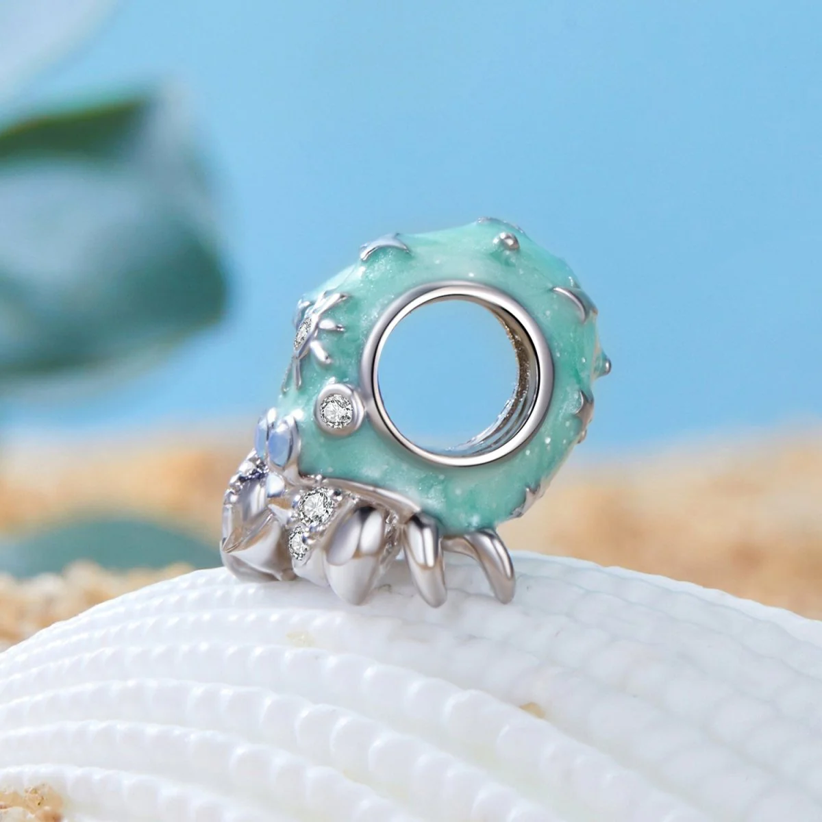 Starry Crab with Green Charm