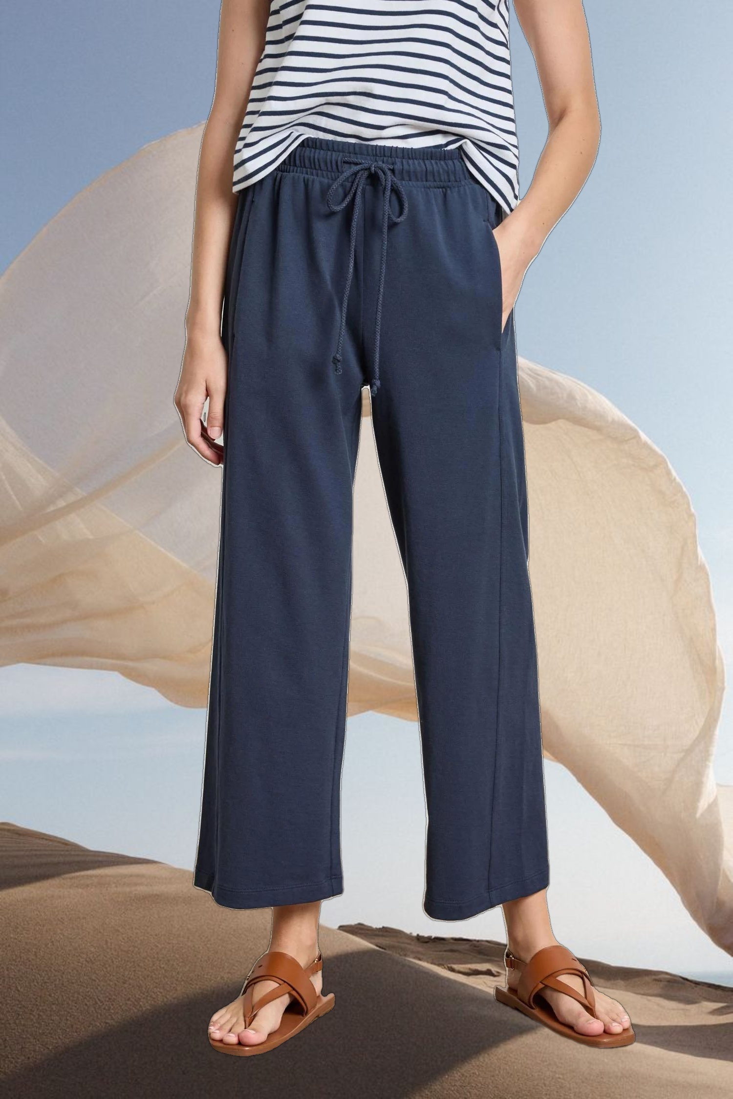 Seamed Wide Leg Pant