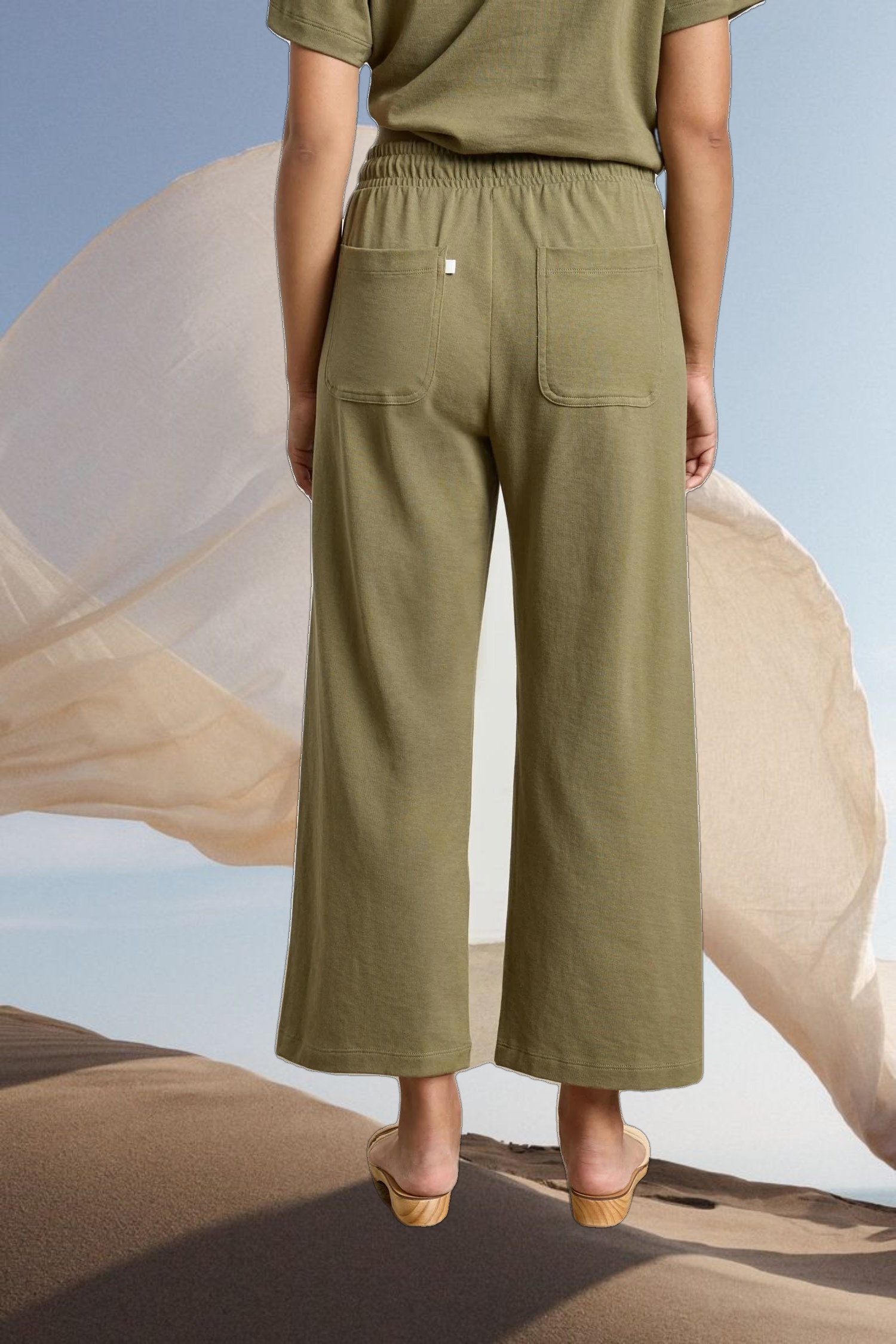 Seamed Wide Leg Pant