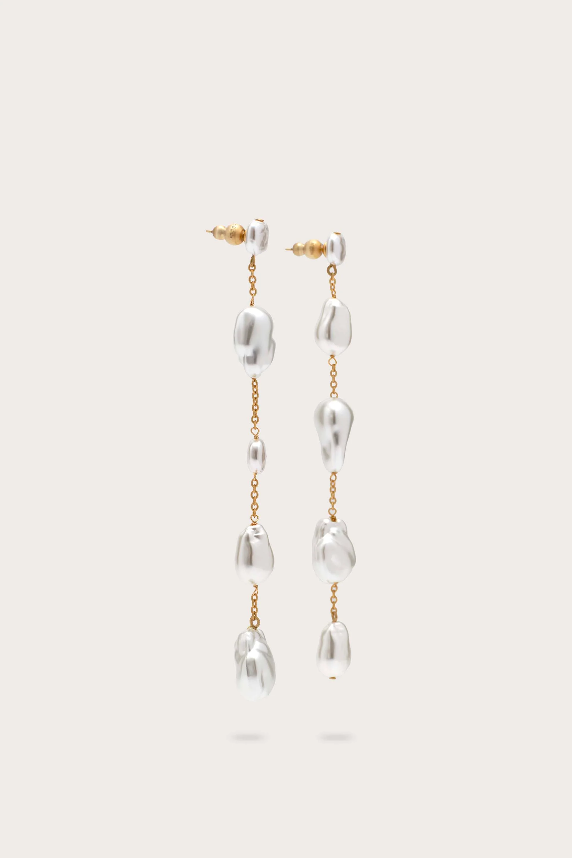 VANA EARRING - PEARL