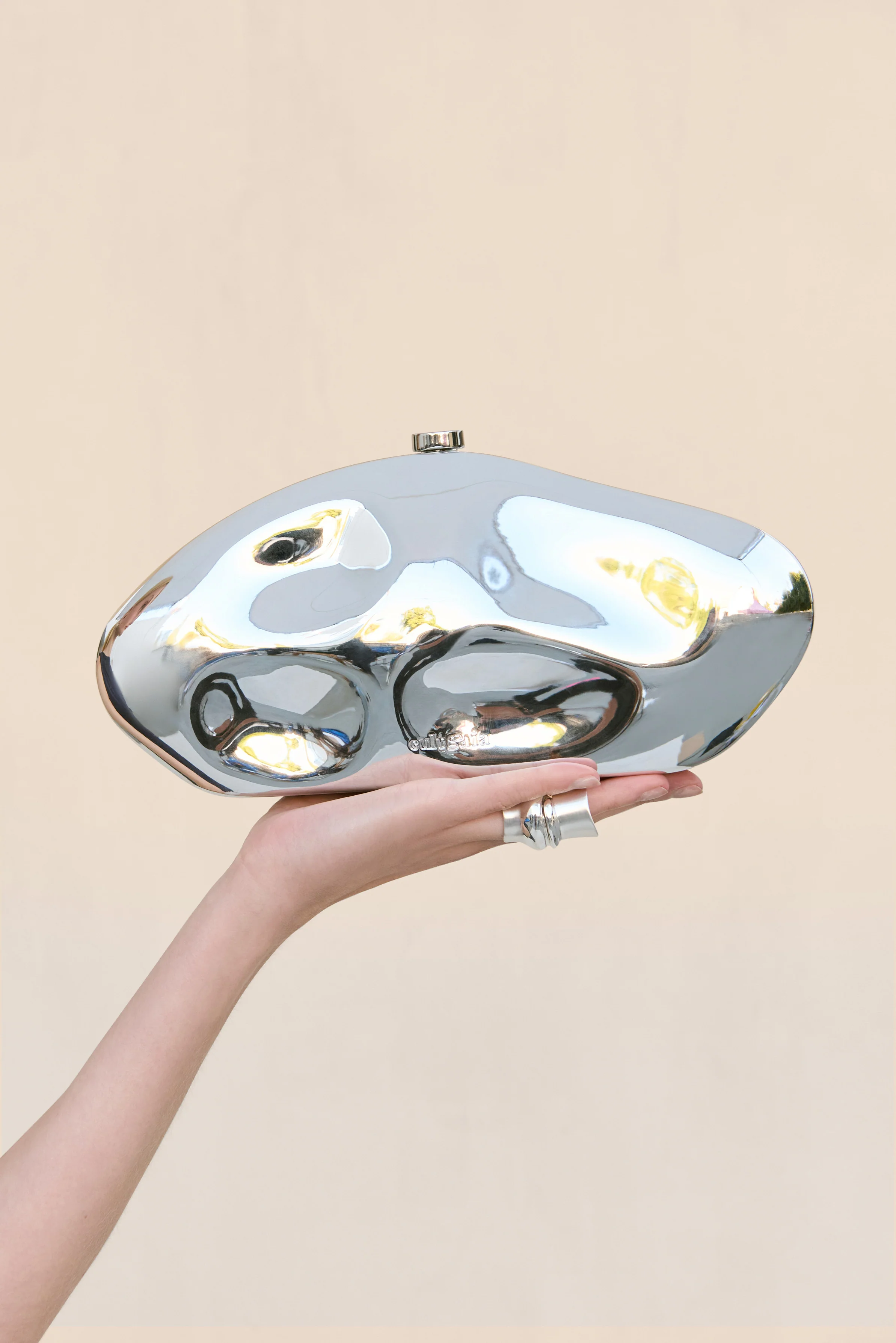 CALDERA CLUTCH - SHINY SILVER