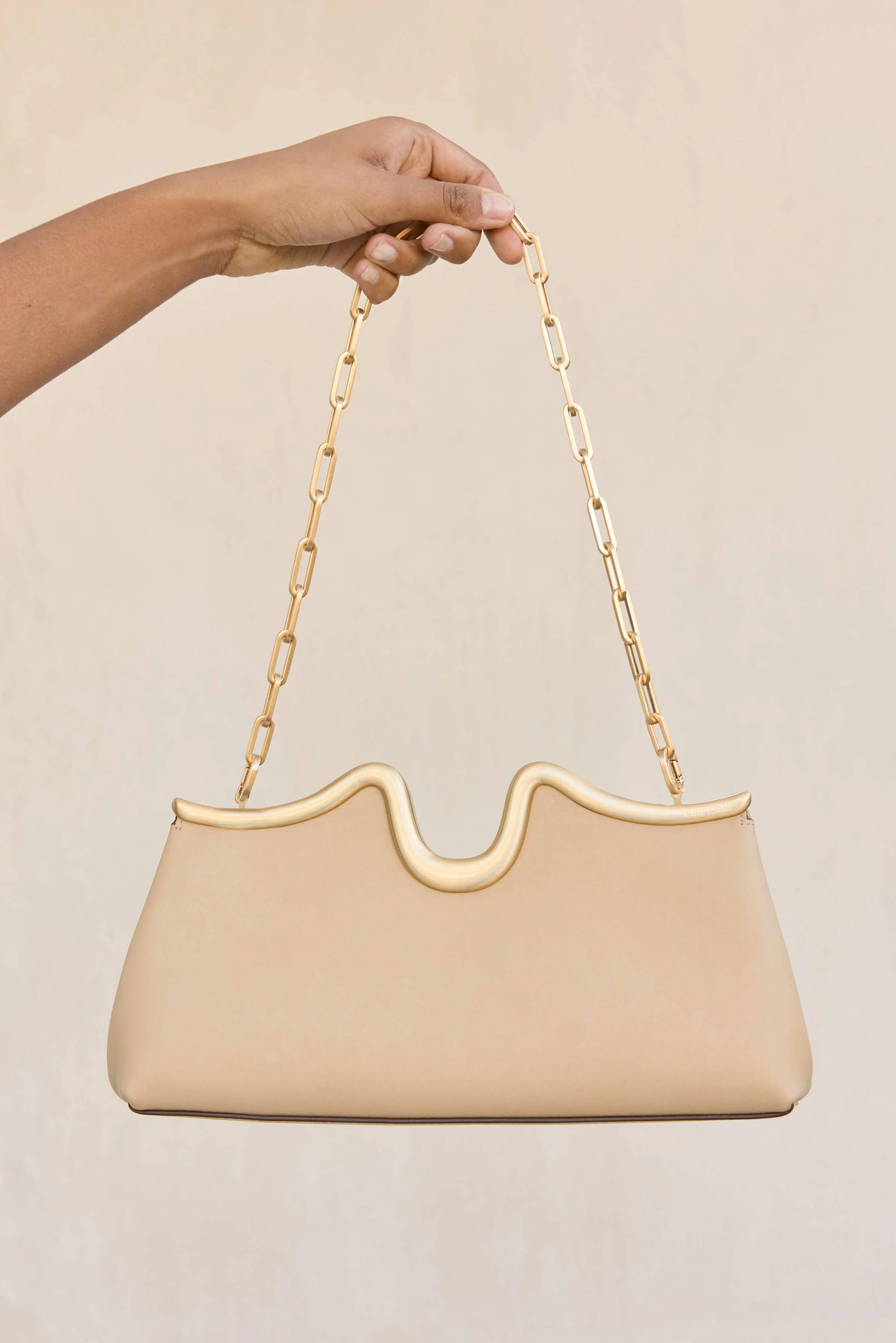 VALMA CLUTCH - SAND
