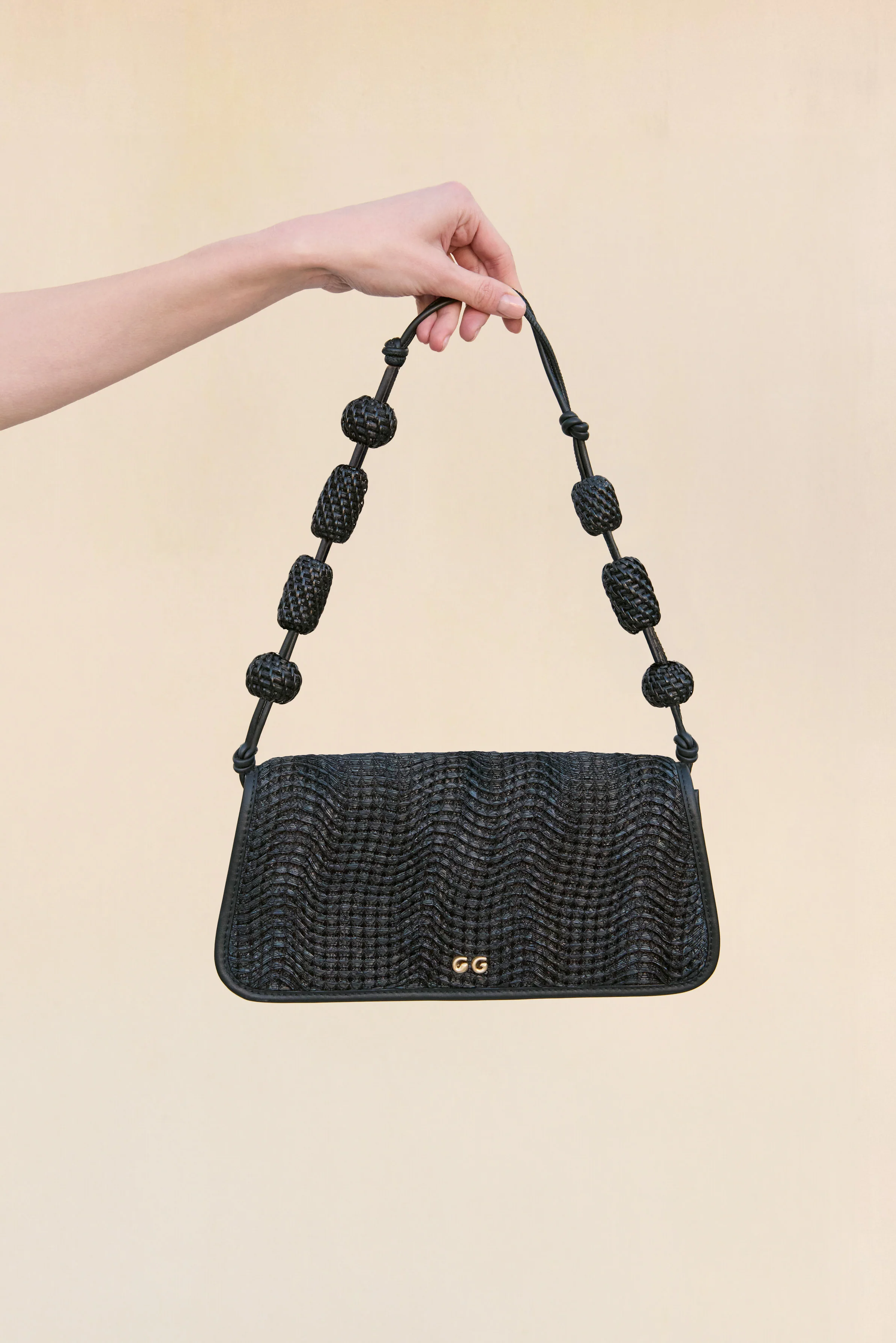 SUNNIVA SHOULDER BAG - BLACK