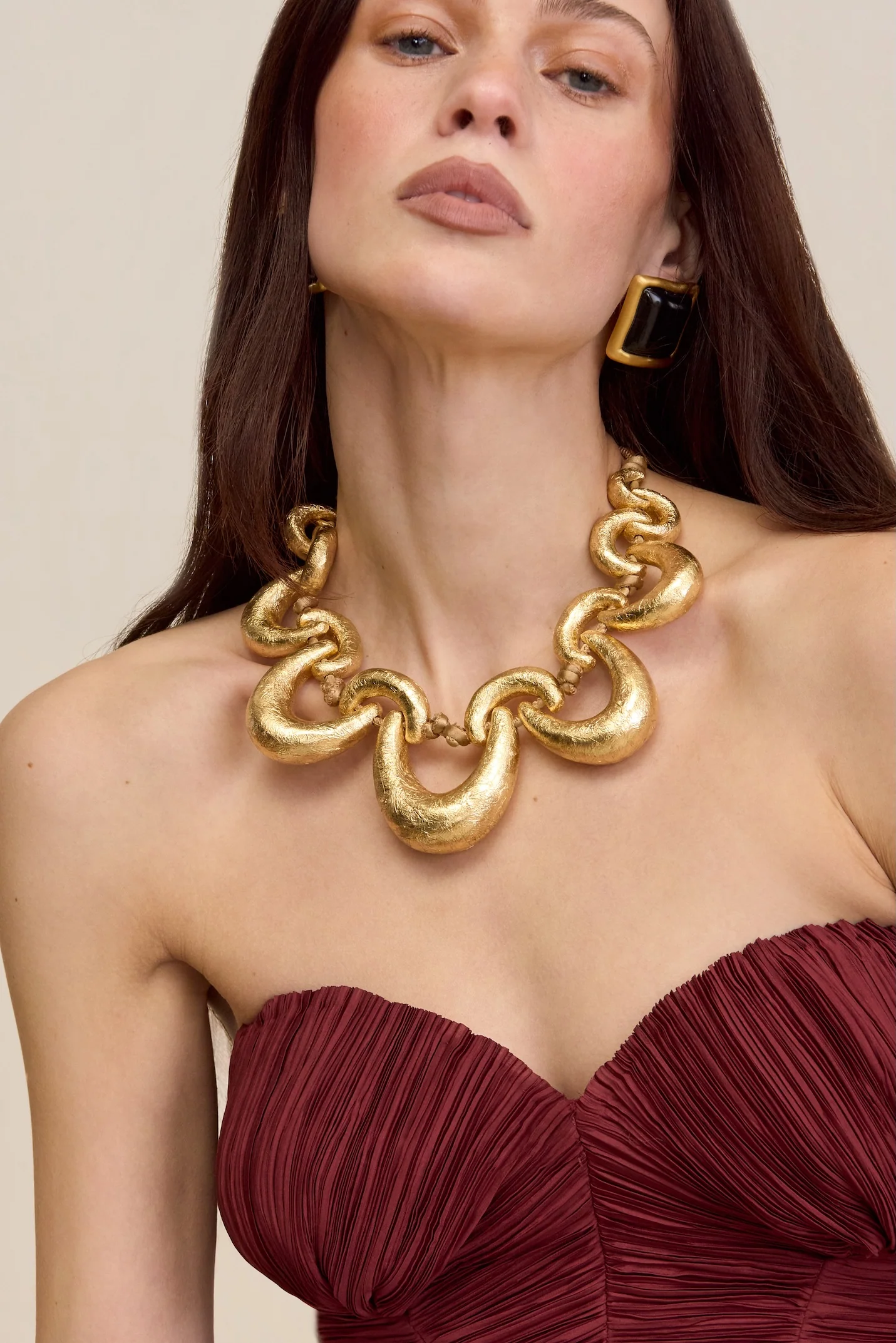 TAYLOR CHOKER - GOLD FOILED WOOD