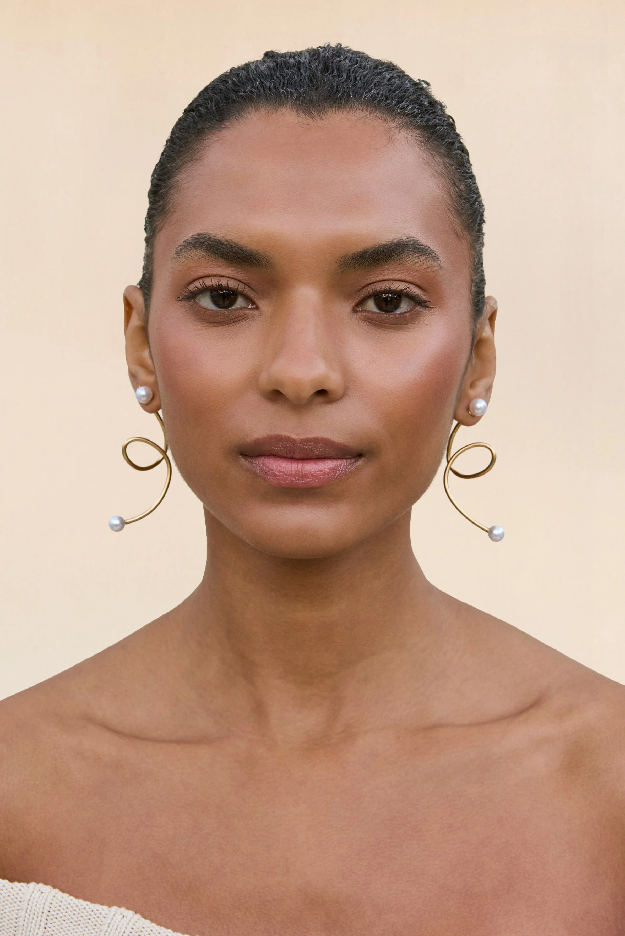 TAZIA EARRING - PEARL