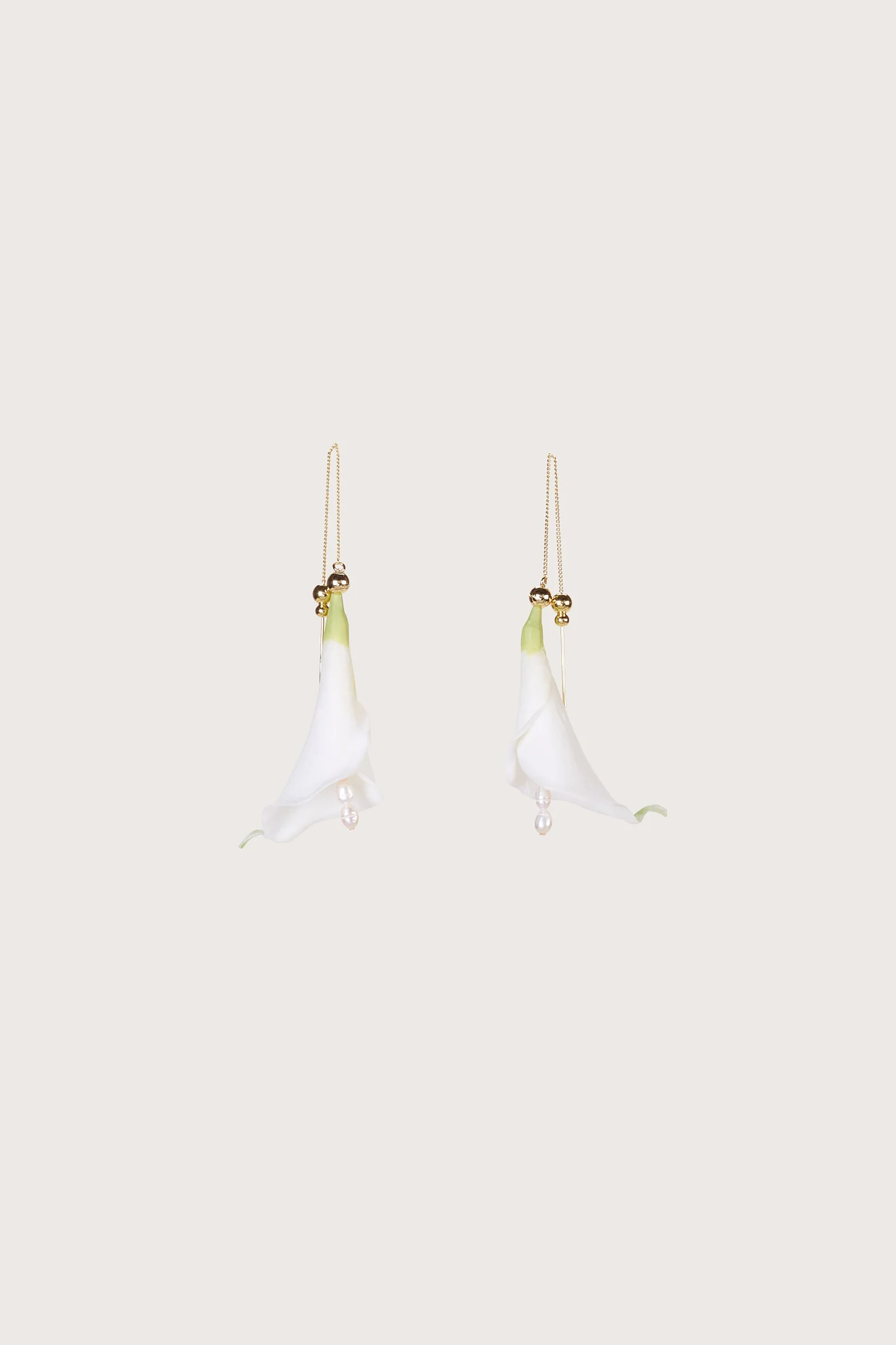 CALLA EARRING - WHITE