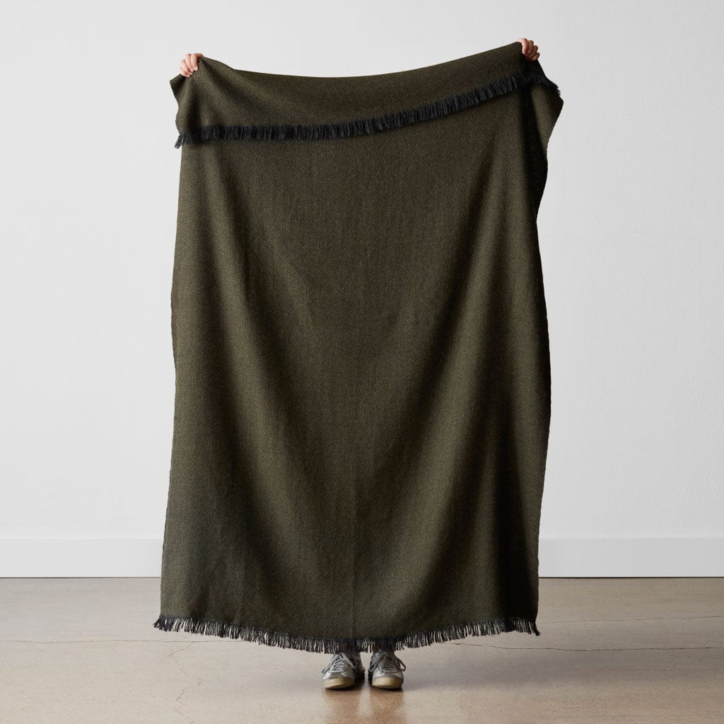 La Calle Alpaca Throw