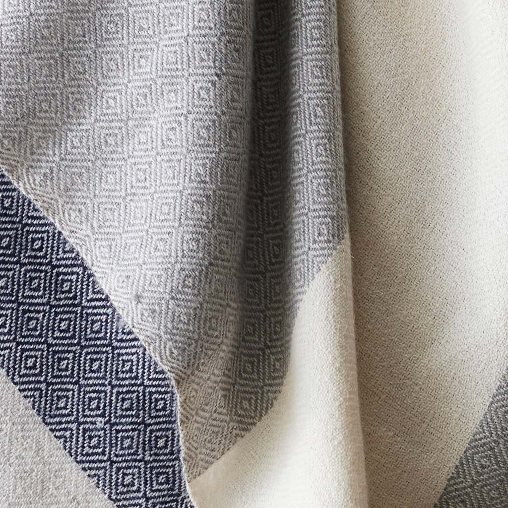 Cascada Alpaca Throw