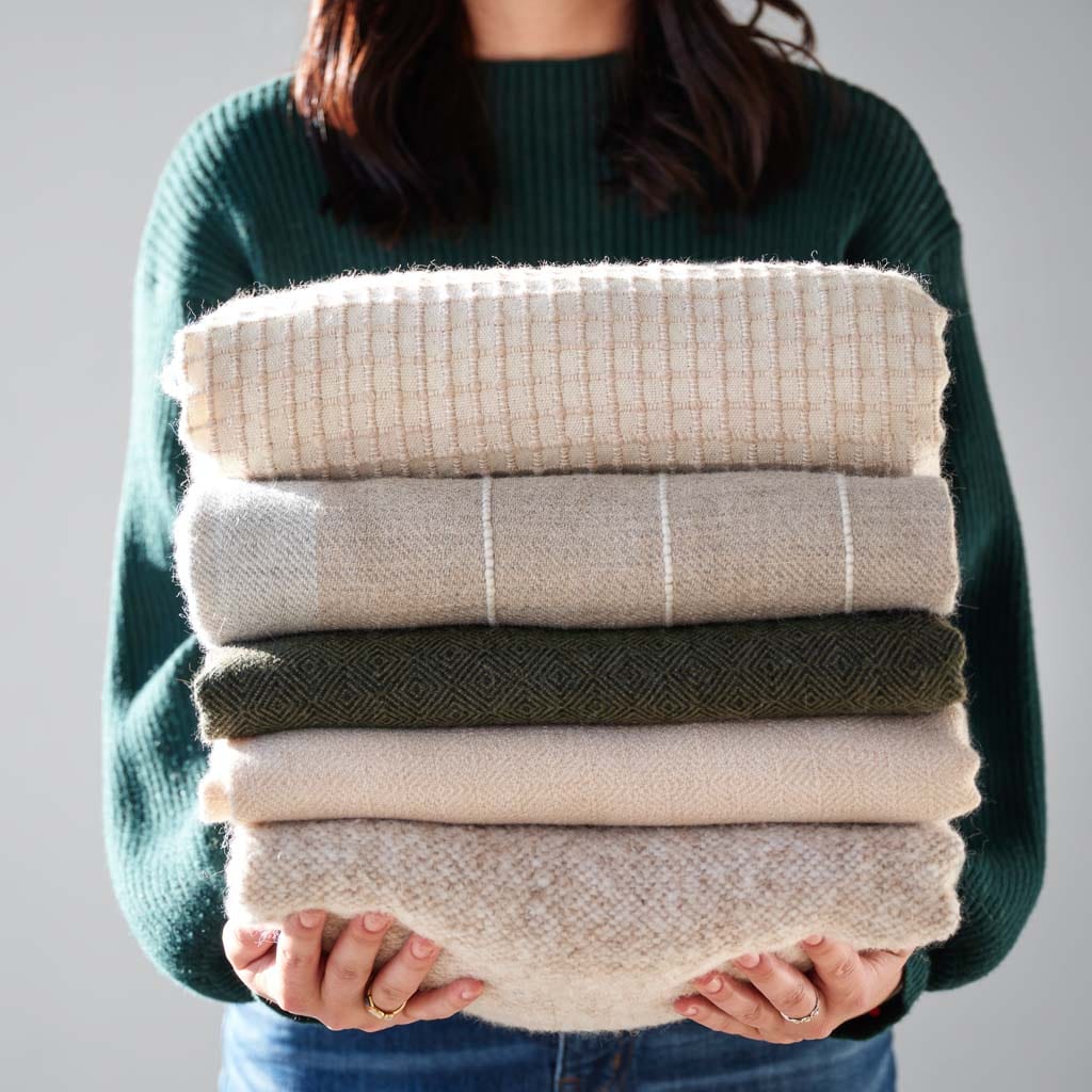 Catalina Boucle Throw