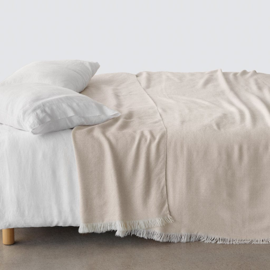 La Calle Alpaca Bed Blanket