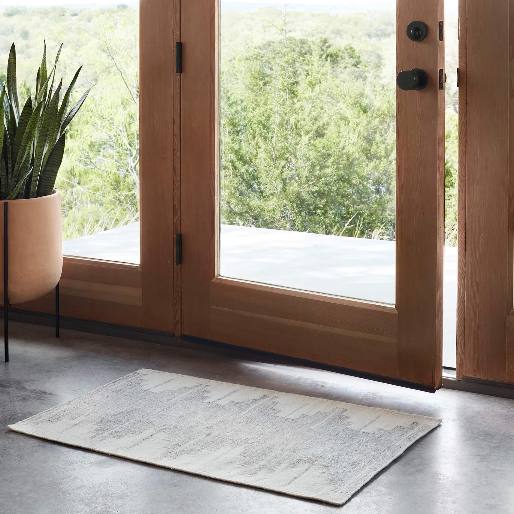 La Cima Handwoven Accent Rug - Grey