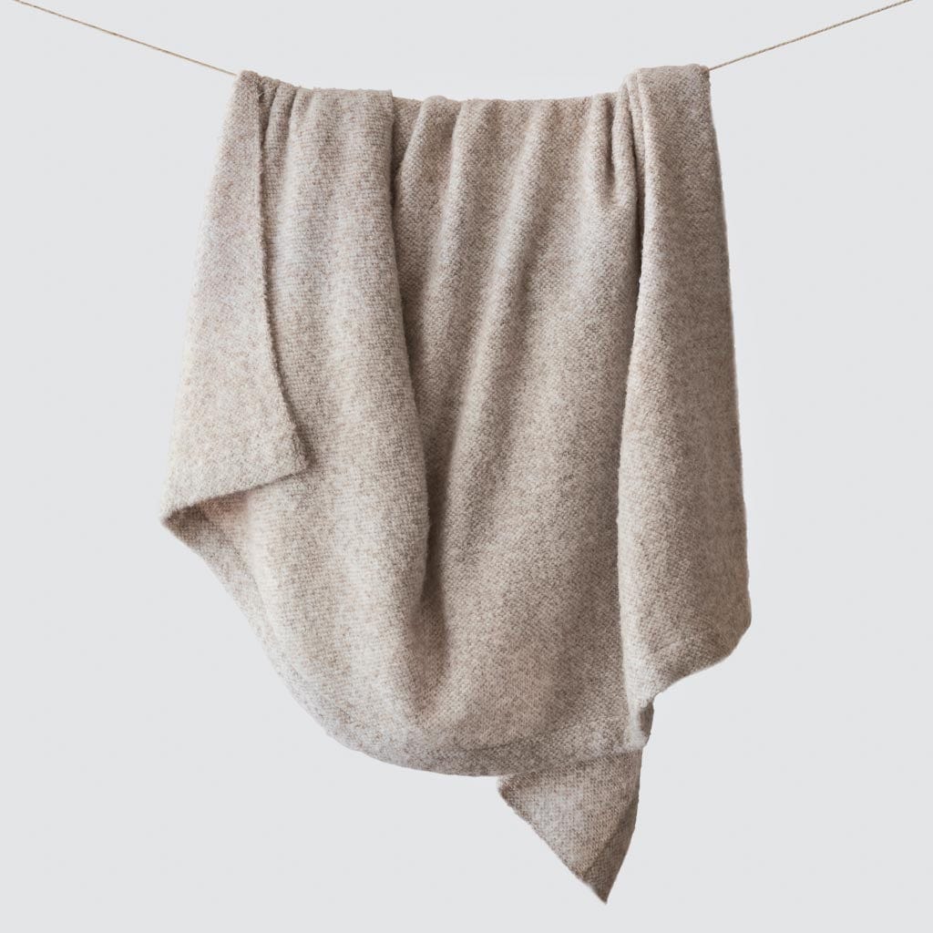 Catalina Boucle Throw