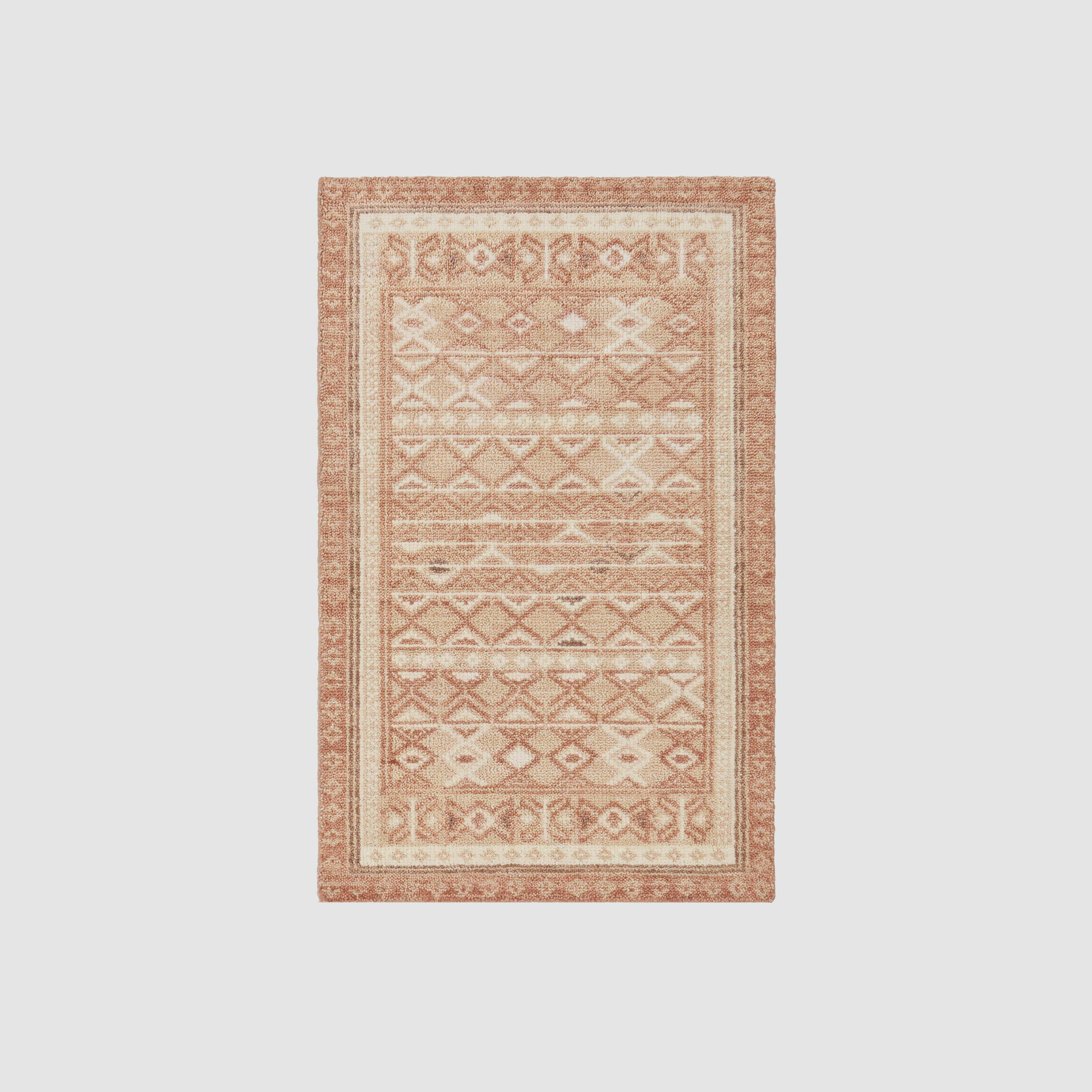 Ekaja Hand-Knotted Accent Rug