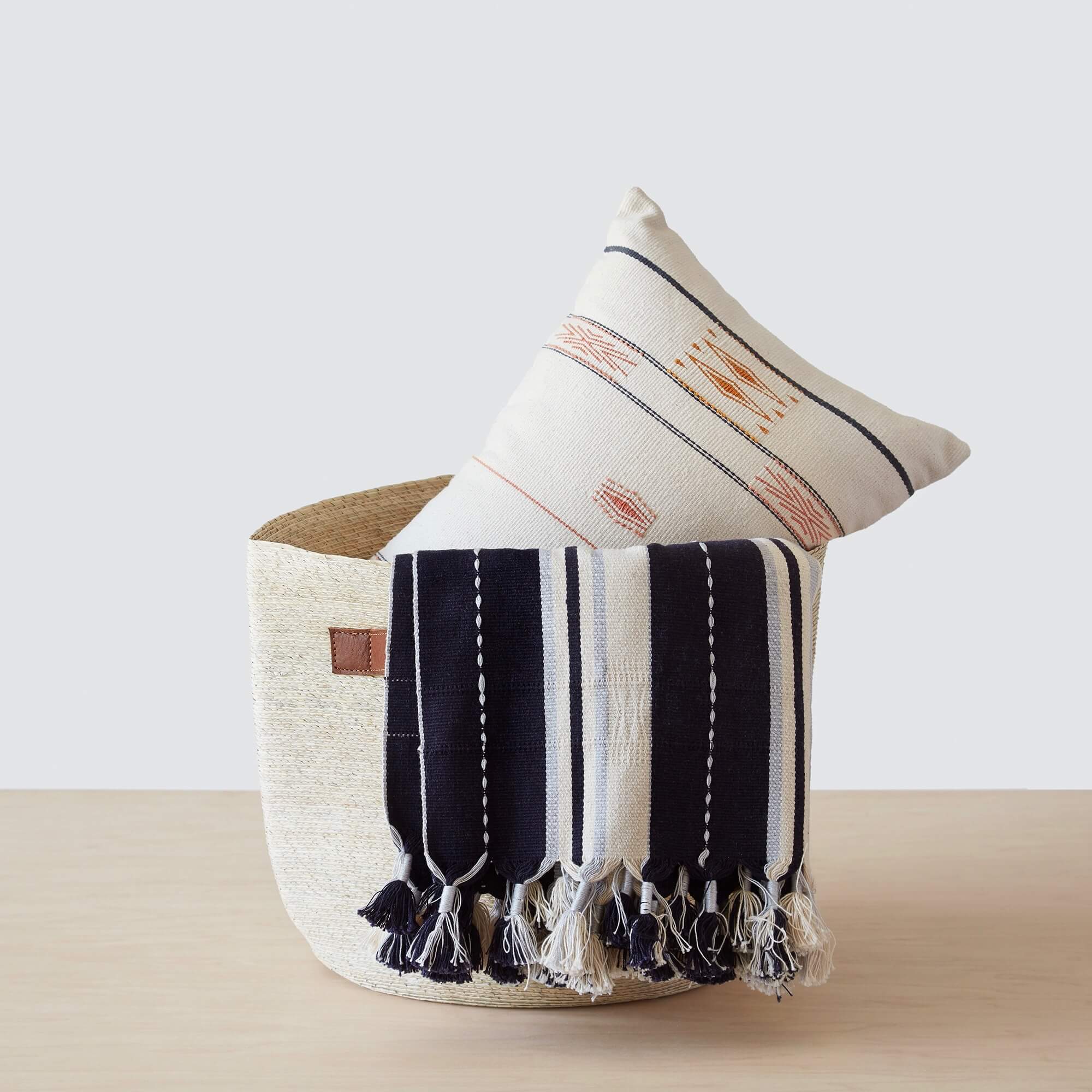 Mercado Storage Cube