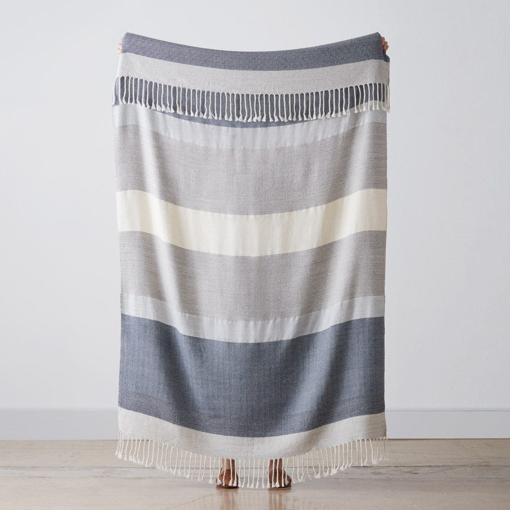 Cascada Alpaca Throw