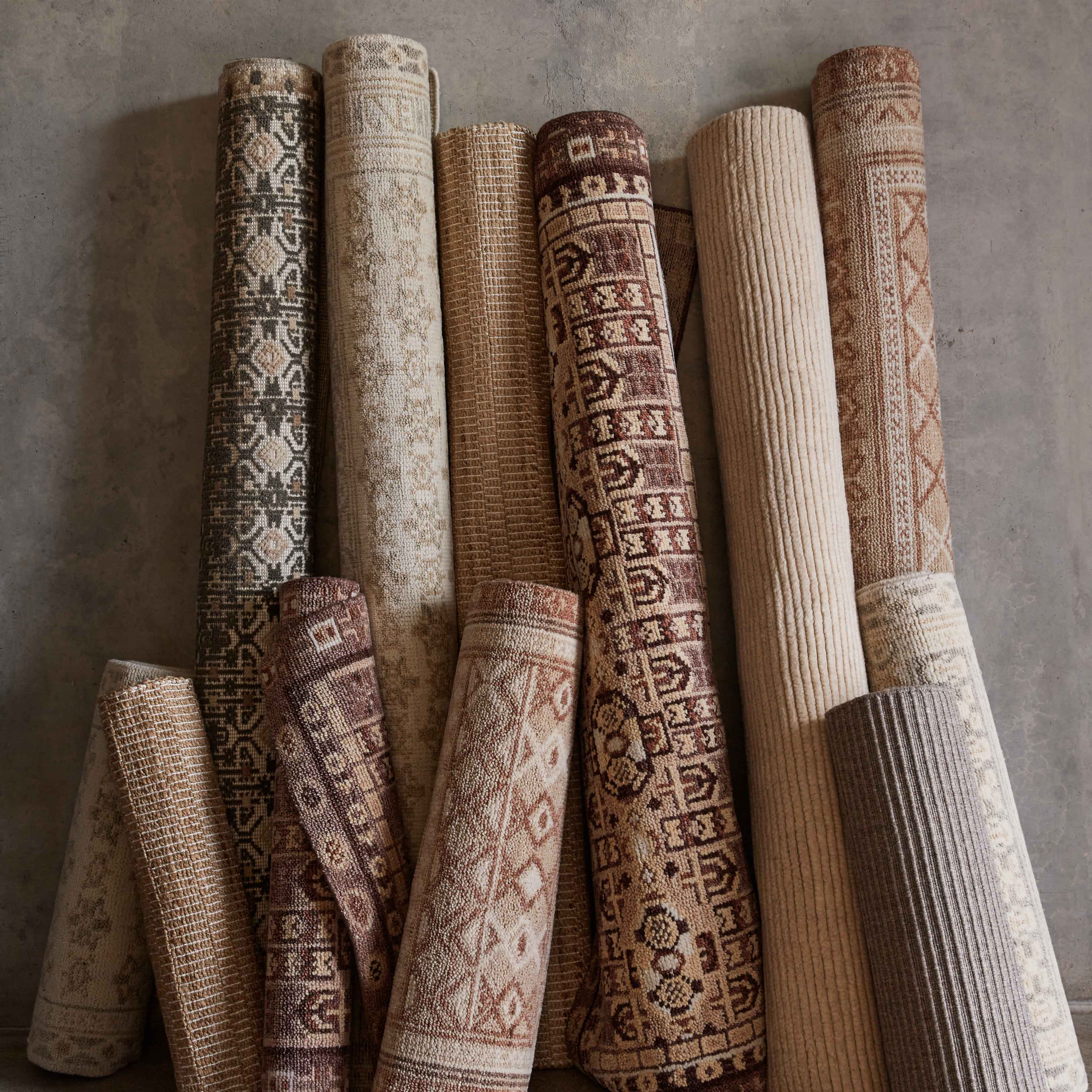 Ekaja Hand-Knotted Accent Rug