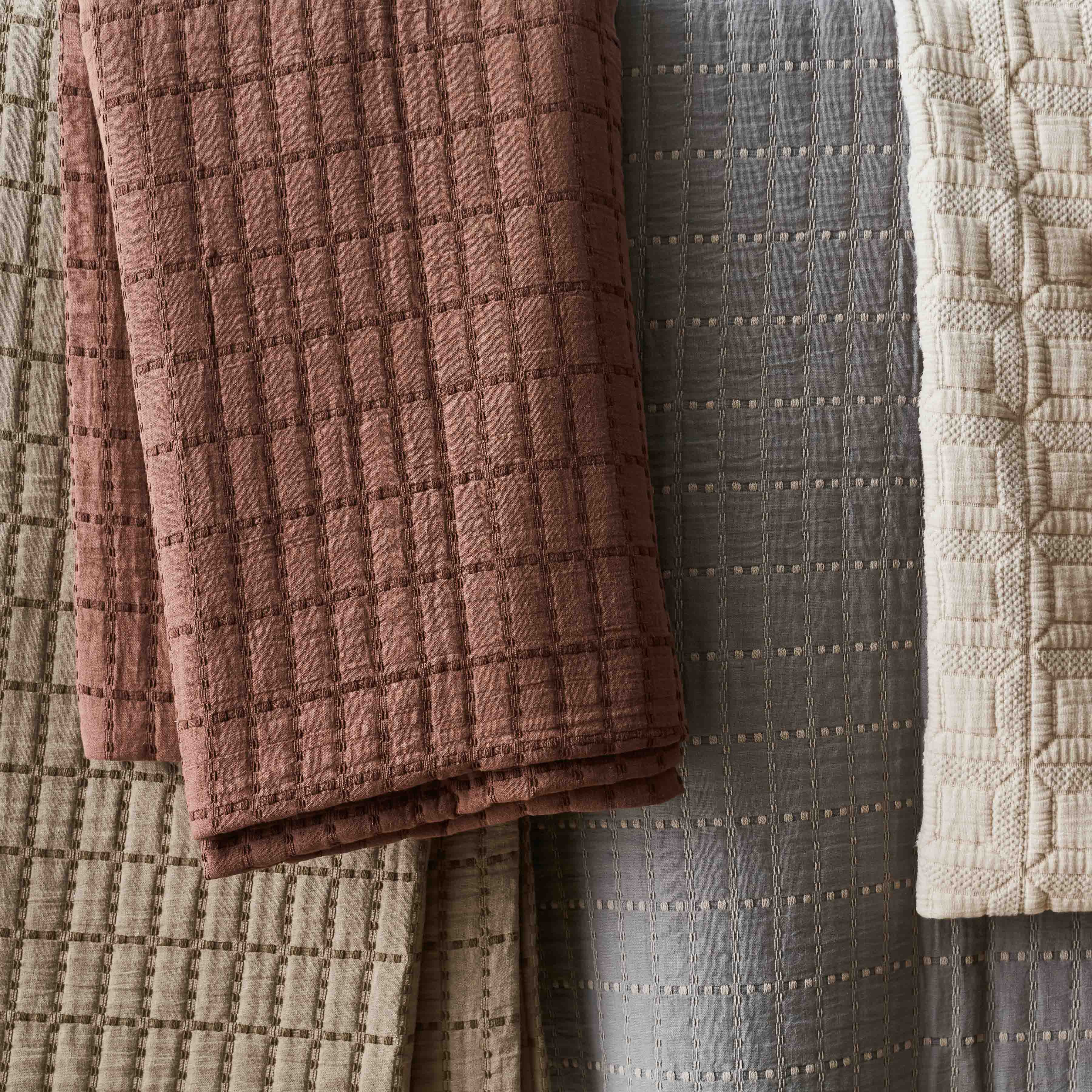 Naya Organic Cotton Quilted Bed Blanket