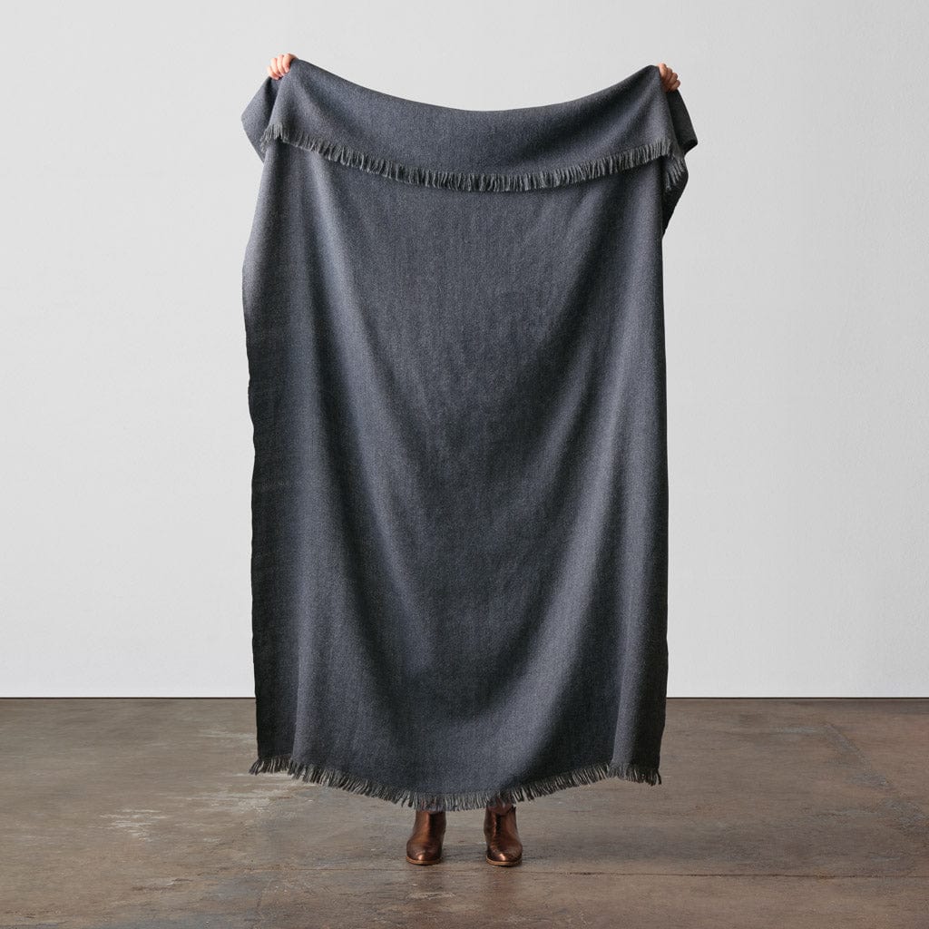 La Calle Alpaca Throw