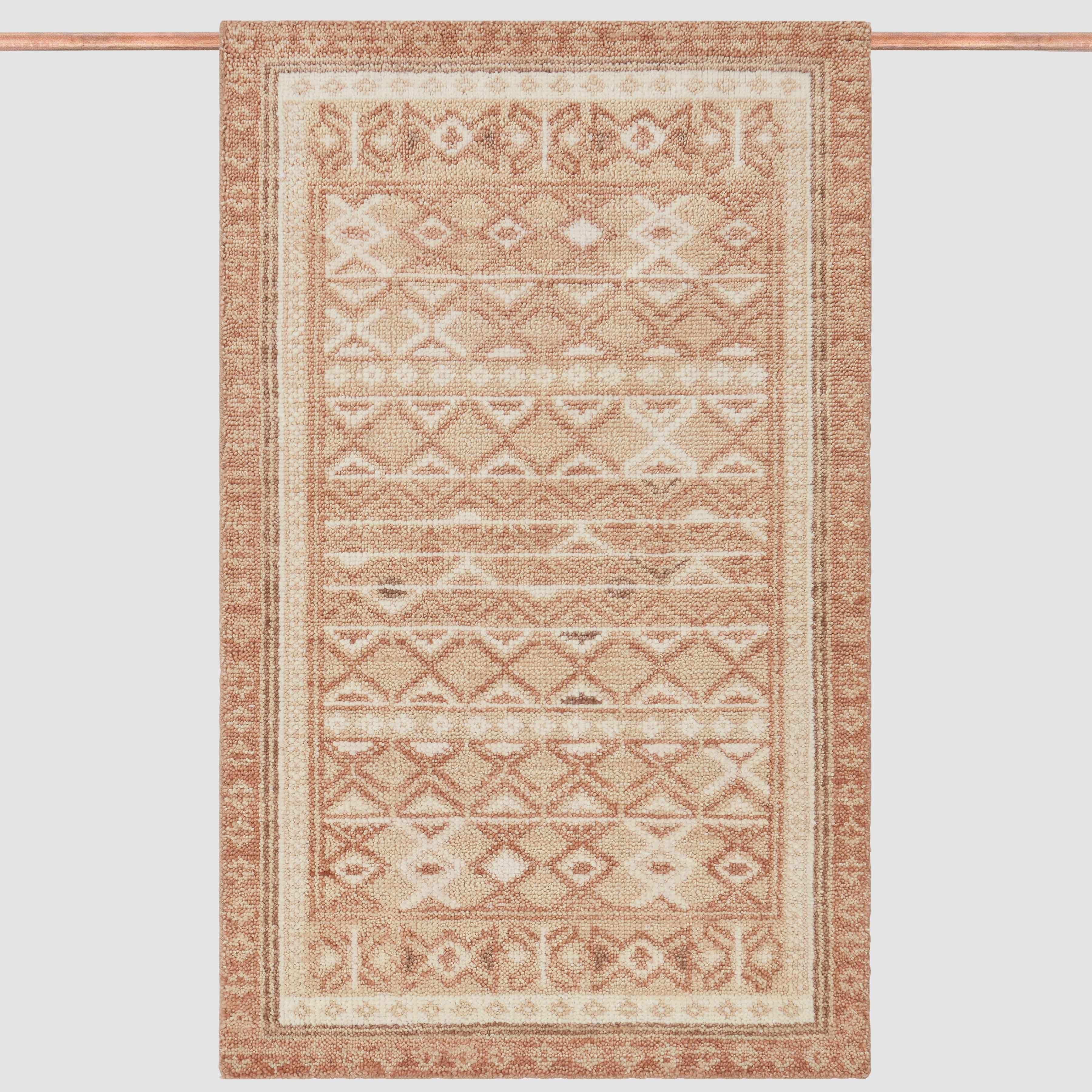 Ekaja Hand-Knotted Accent Rug