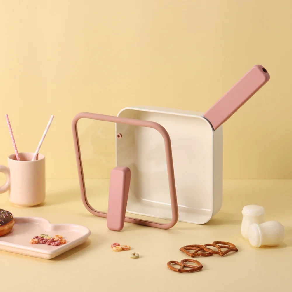 Pippi 21cm pan with stand alon lid Induction ready Peach