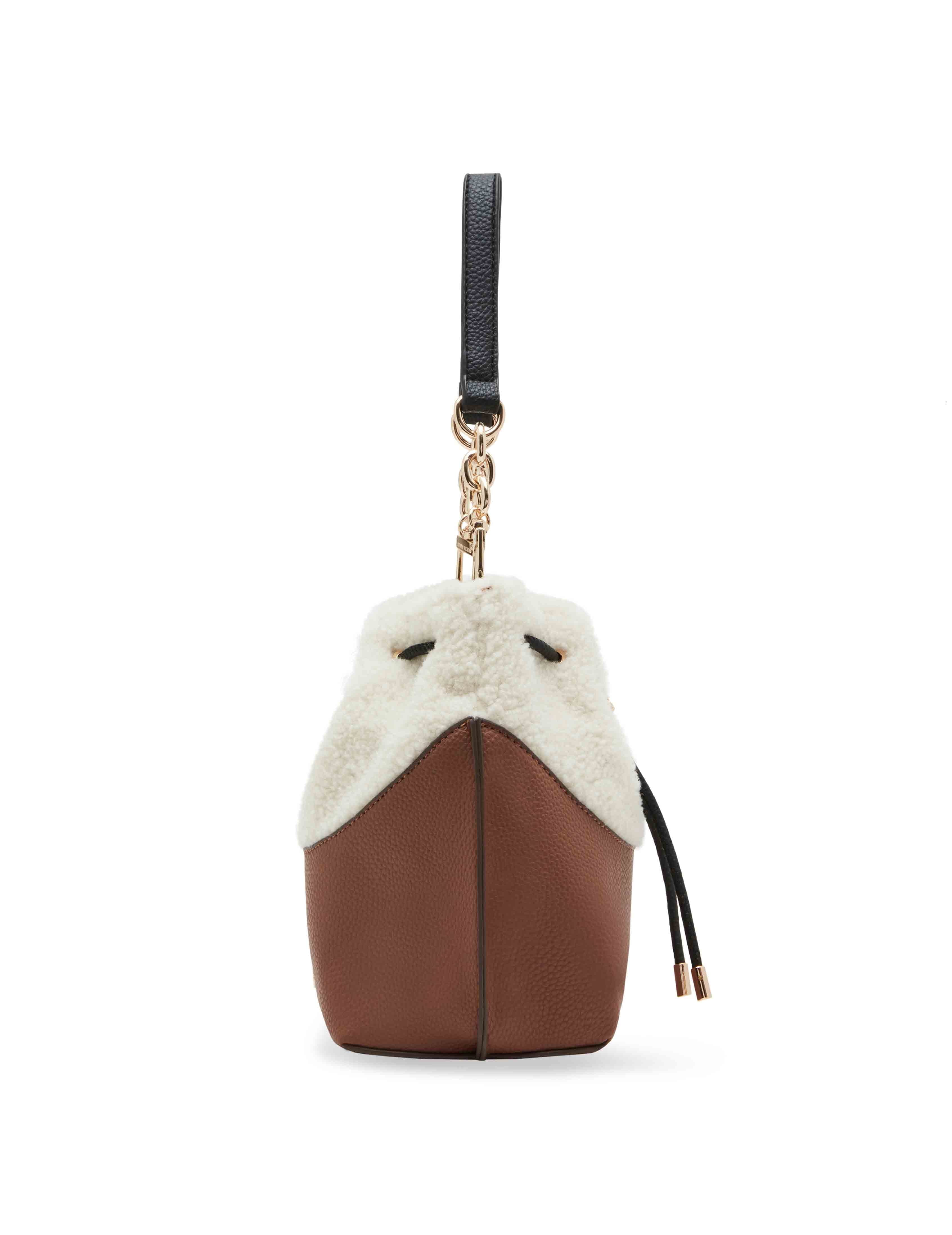 Sherpa Bucket With Branded Push Lock Closure