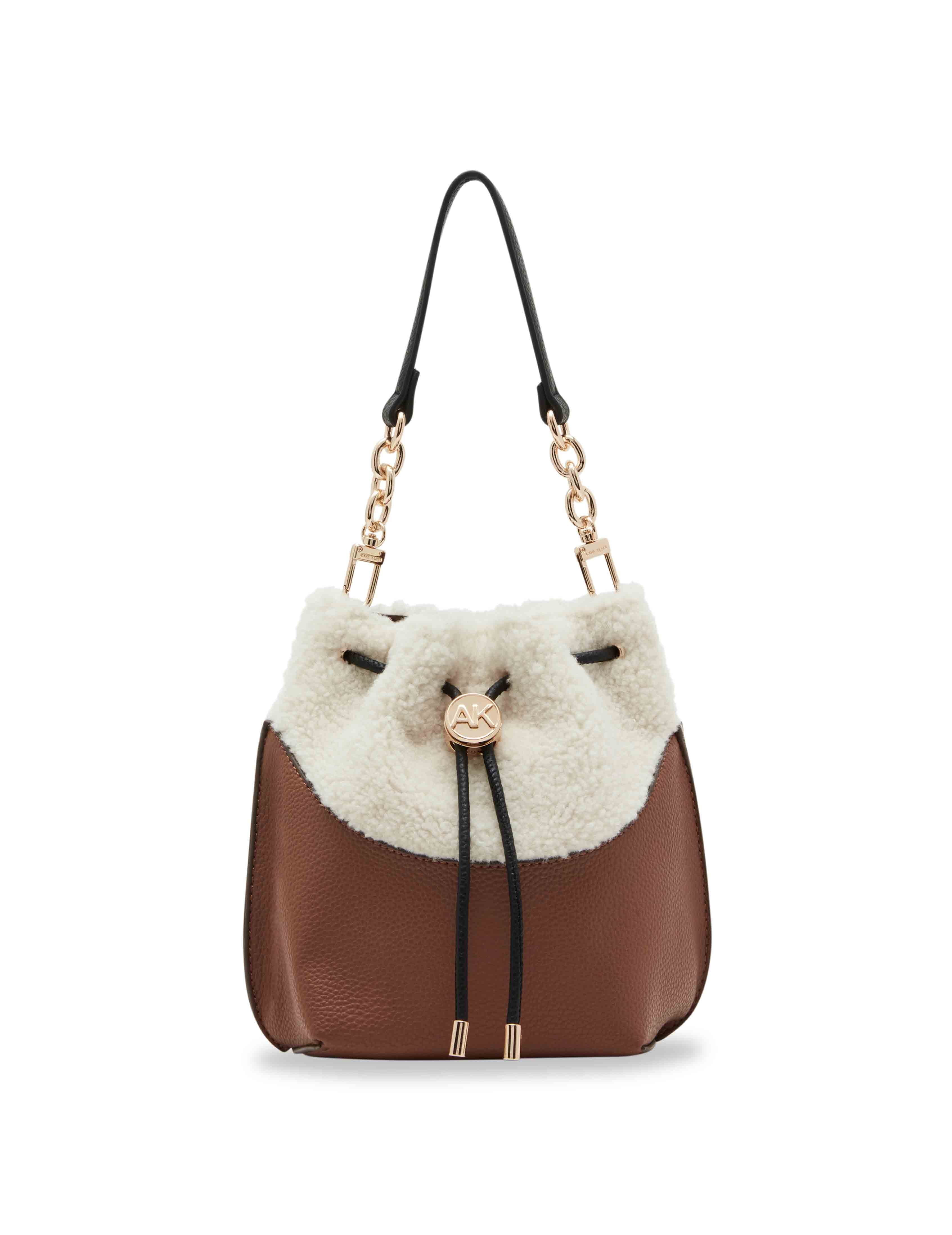 Sherpa Bucket With Branded Push Lock Closure