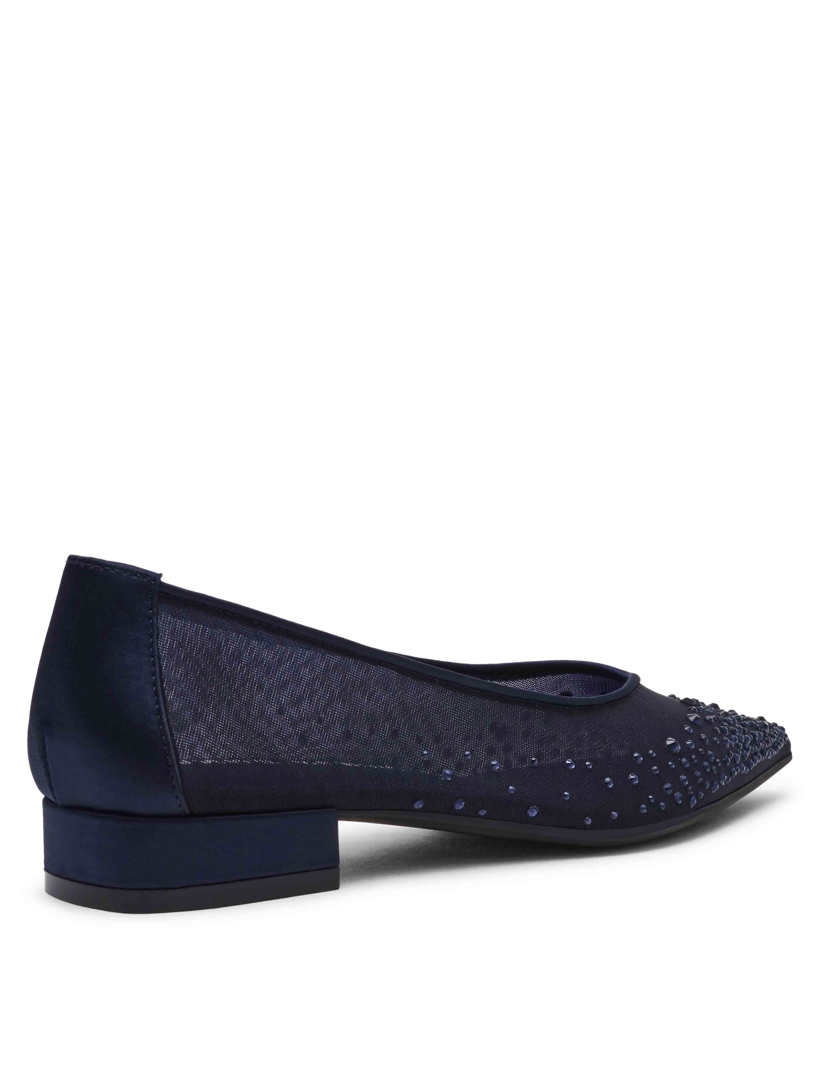 Carlisle Crystal Flat