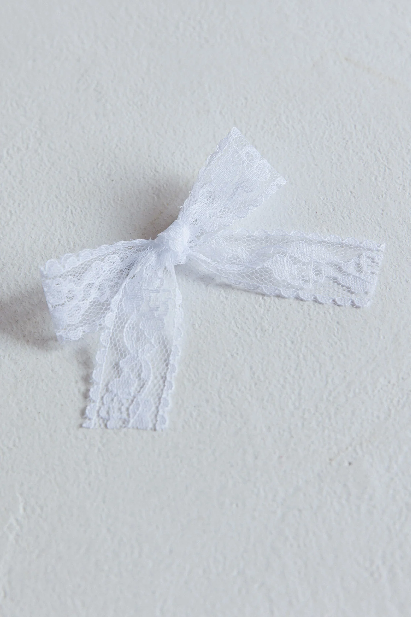 Penny Lace Bow Hairpin White