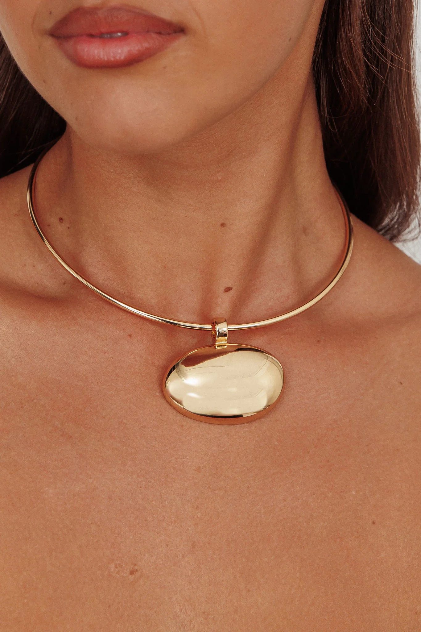 It's Fate Pendant Choker Gold