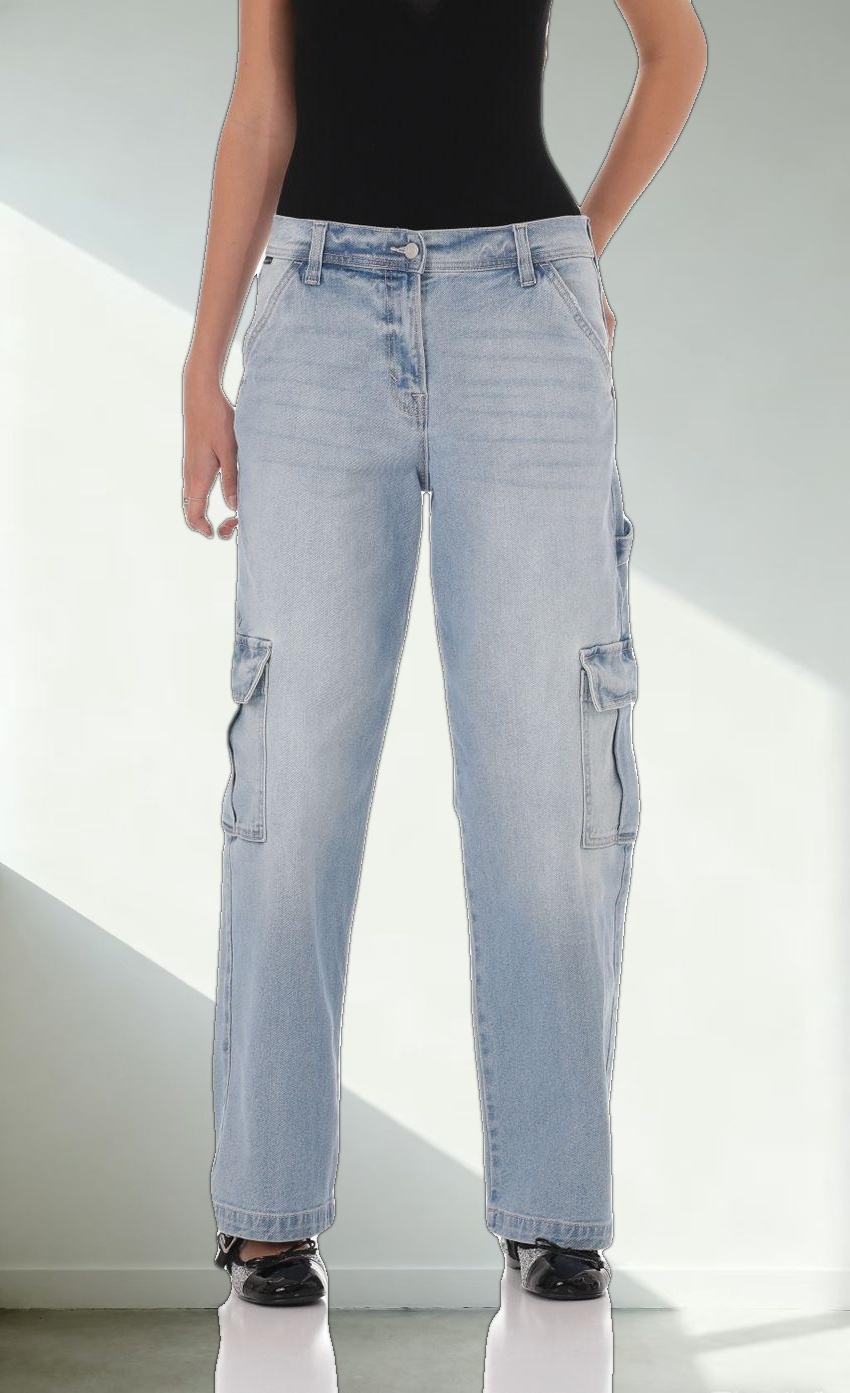 Cargo Wide Leg Jeans in Faded Denim